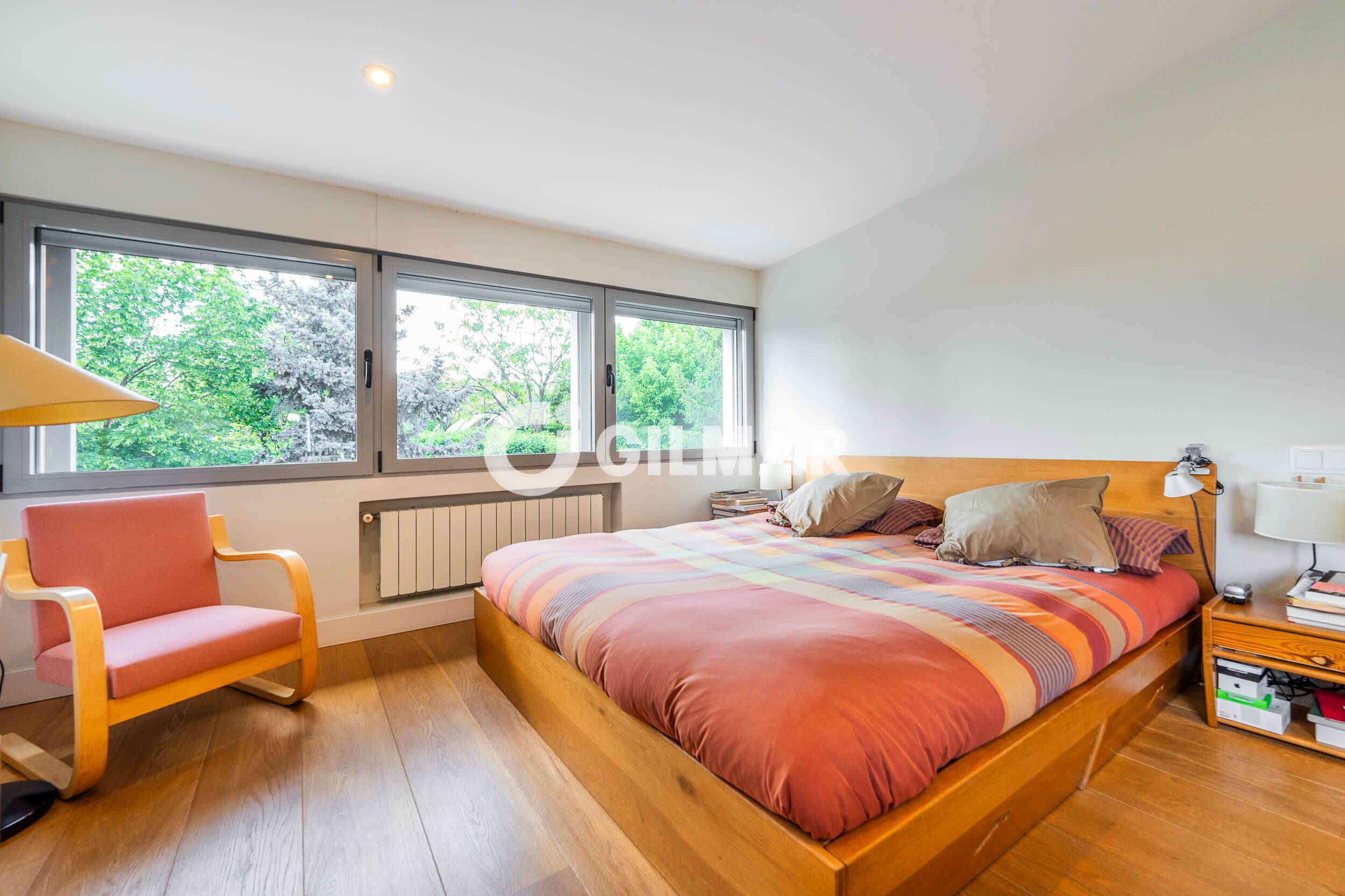 Photo of Semi-detached house