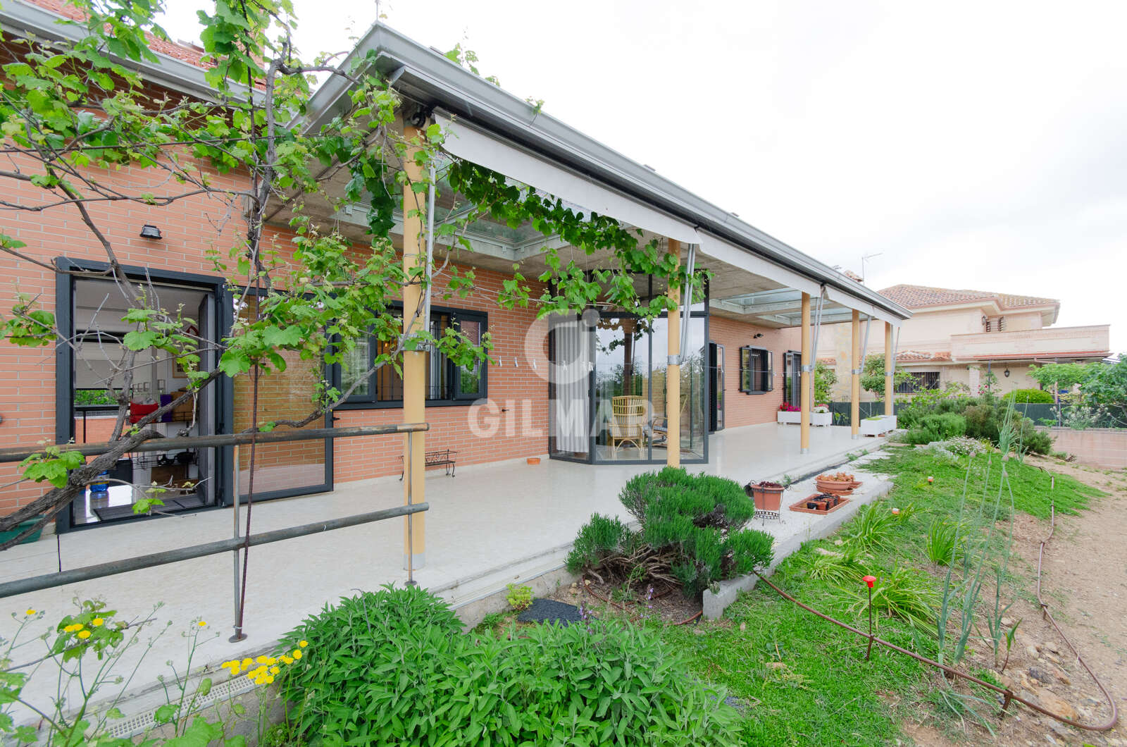 Property slider Gilmar