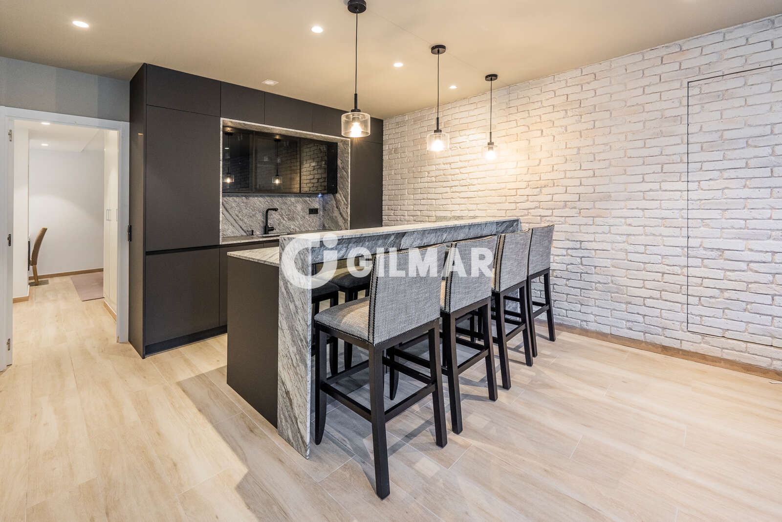 Property slider Gilmar