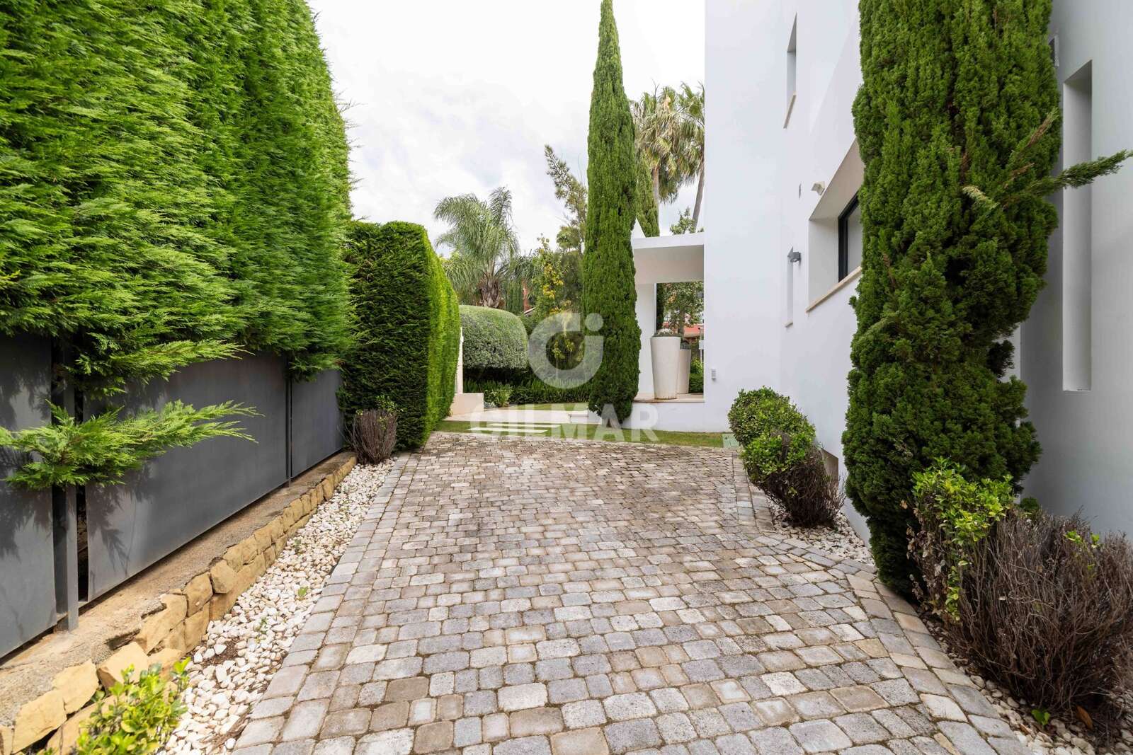 Property slider Gilmar