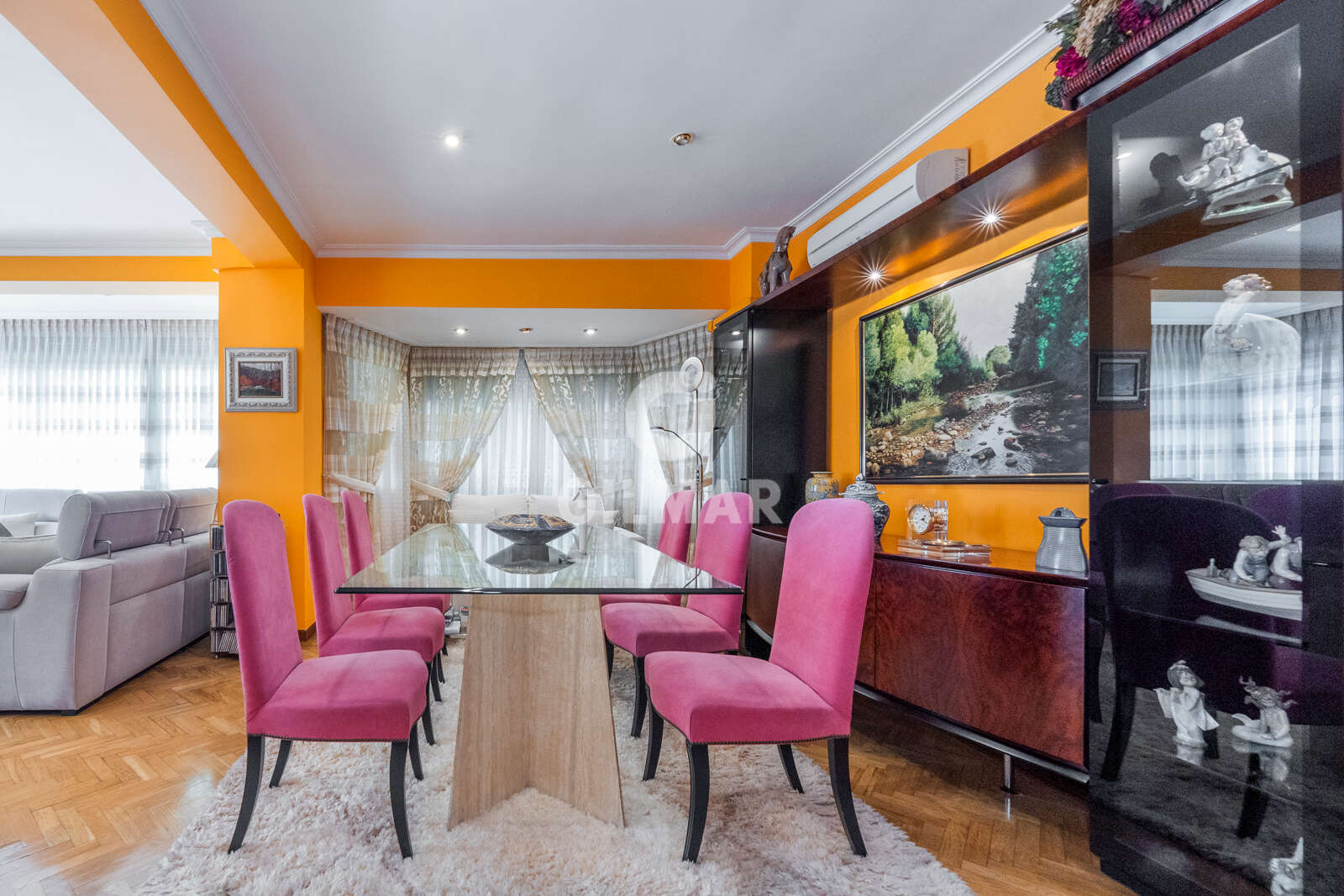 Property slider Gilmar