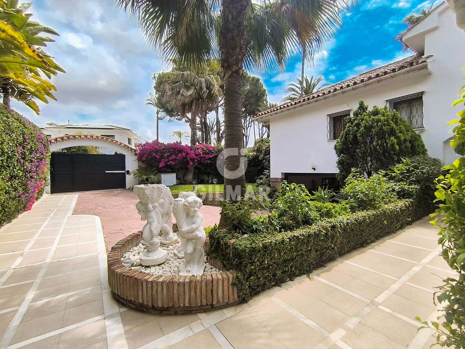 Property slider Gilmar