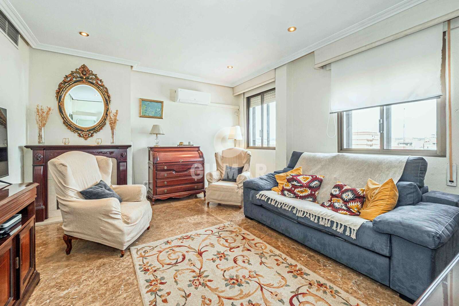 Property slider Gilmar