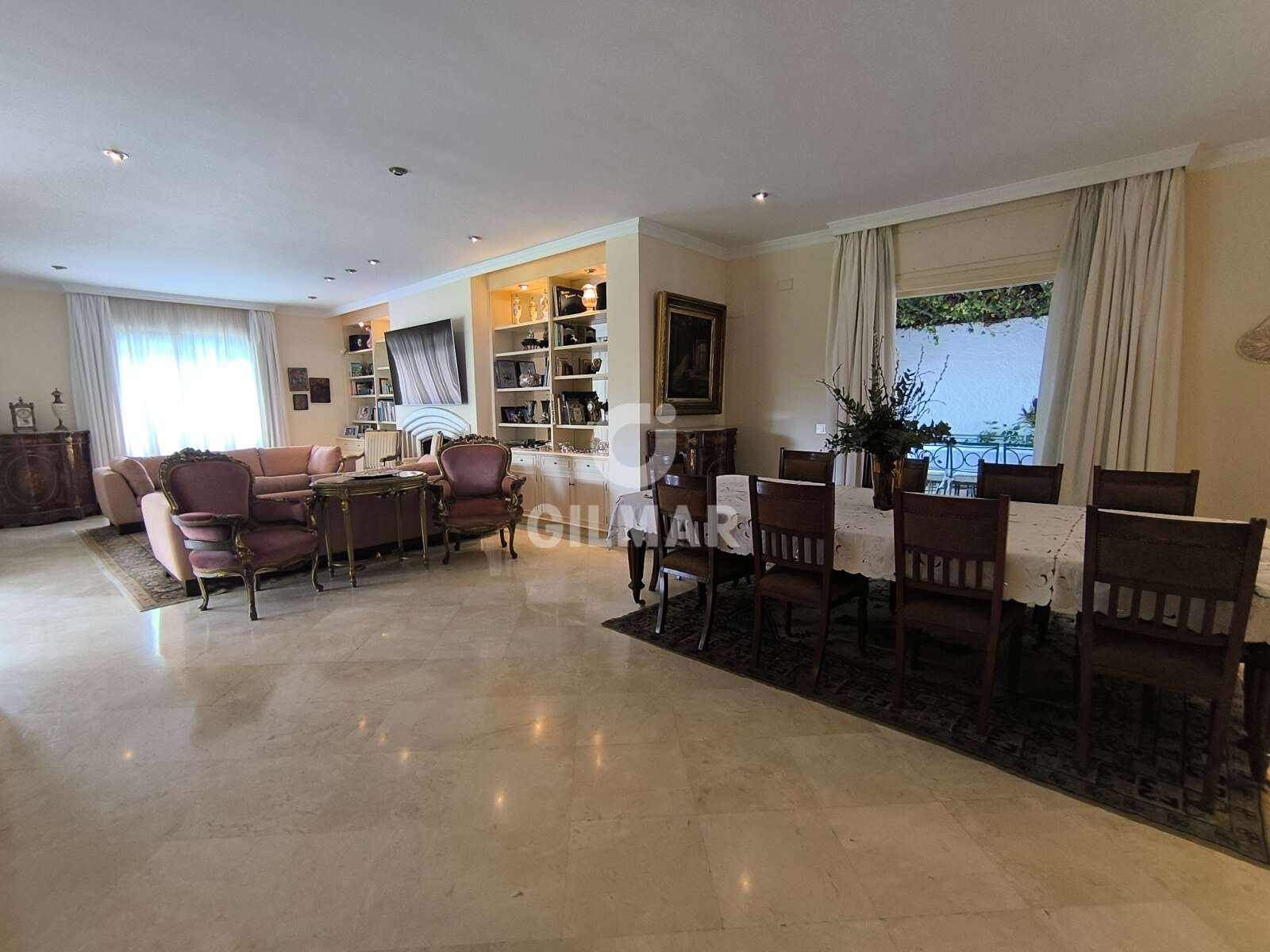 Property slider Gilmar