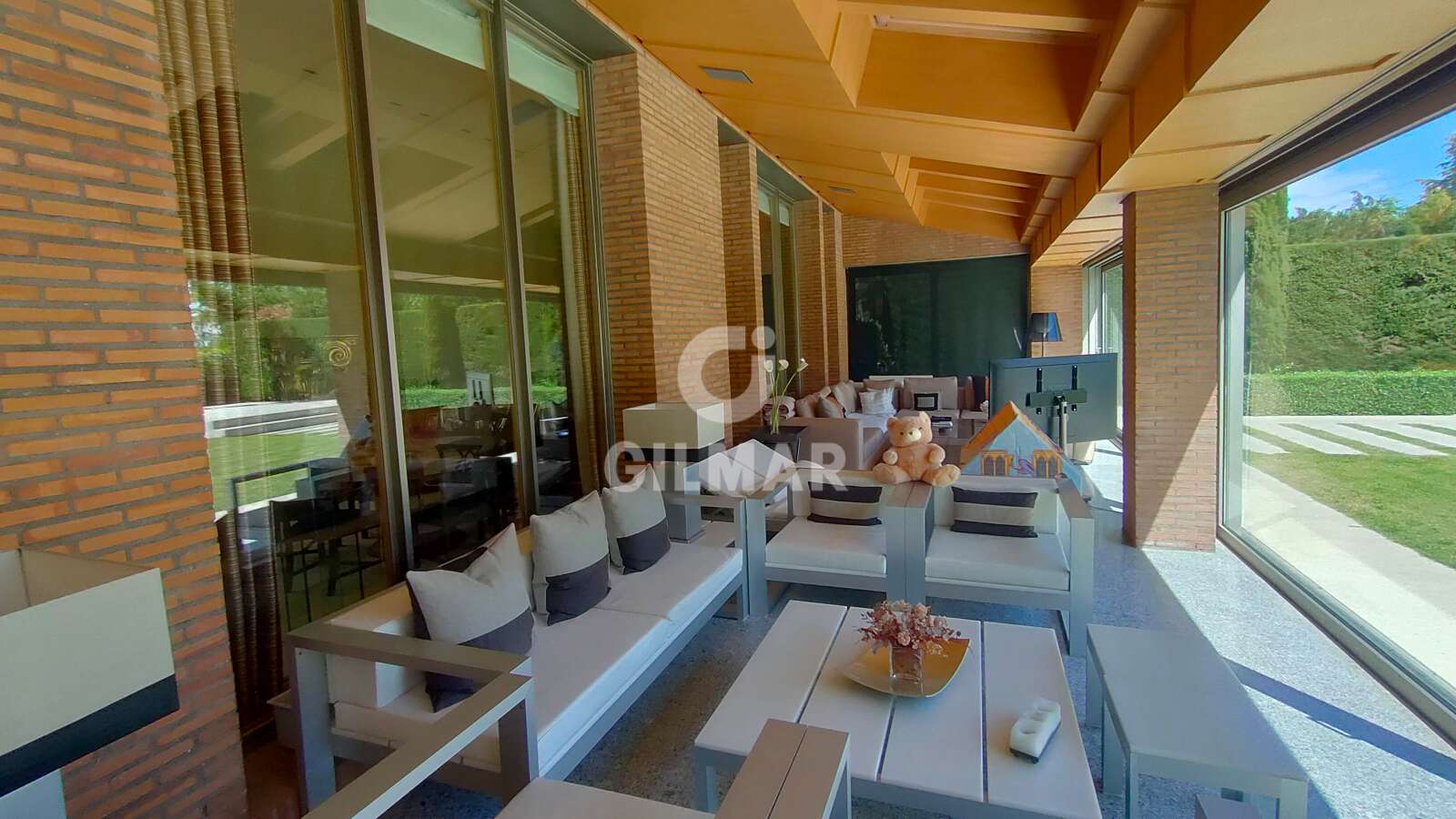 Property slider Gilmar