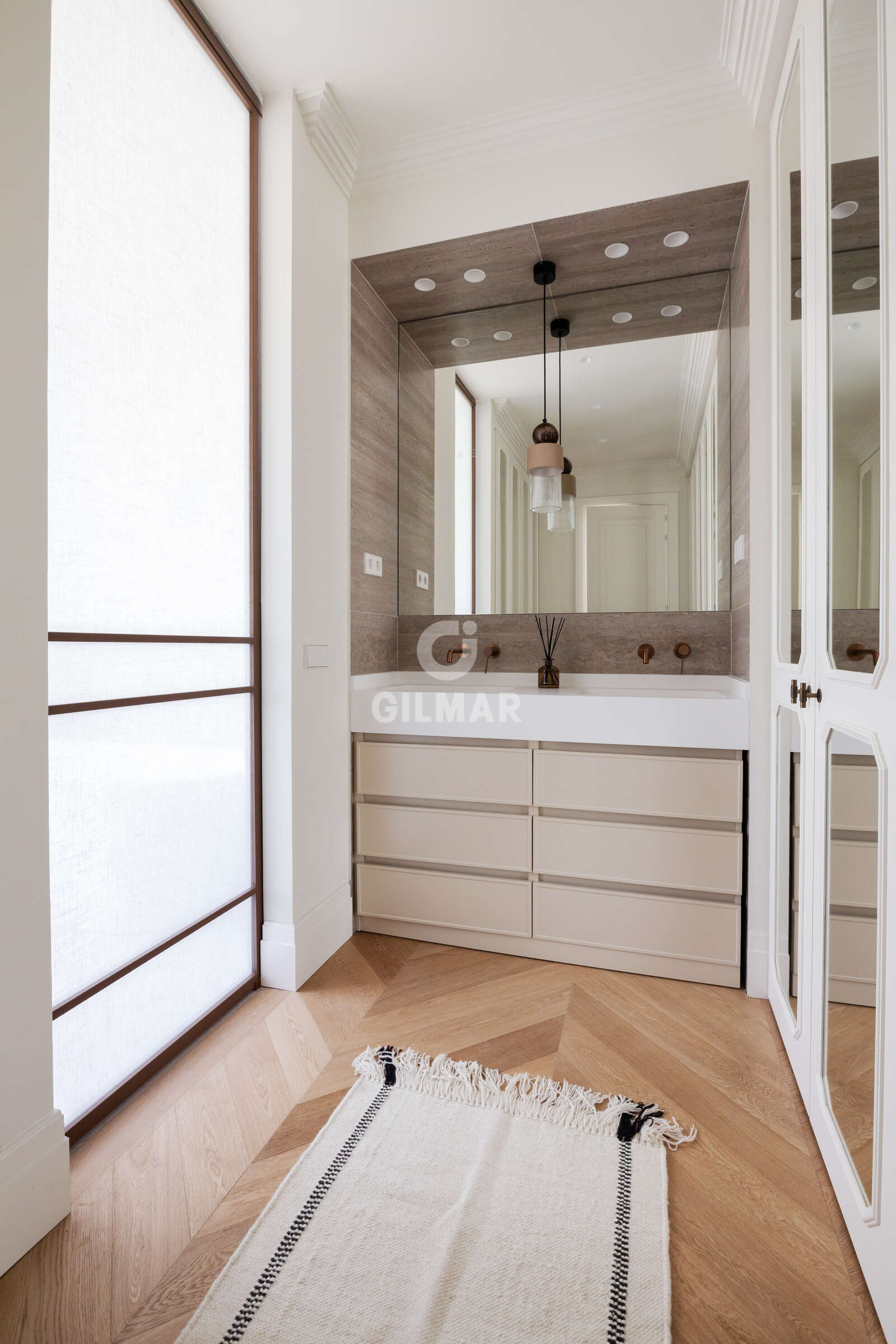 Property slider Gilmar