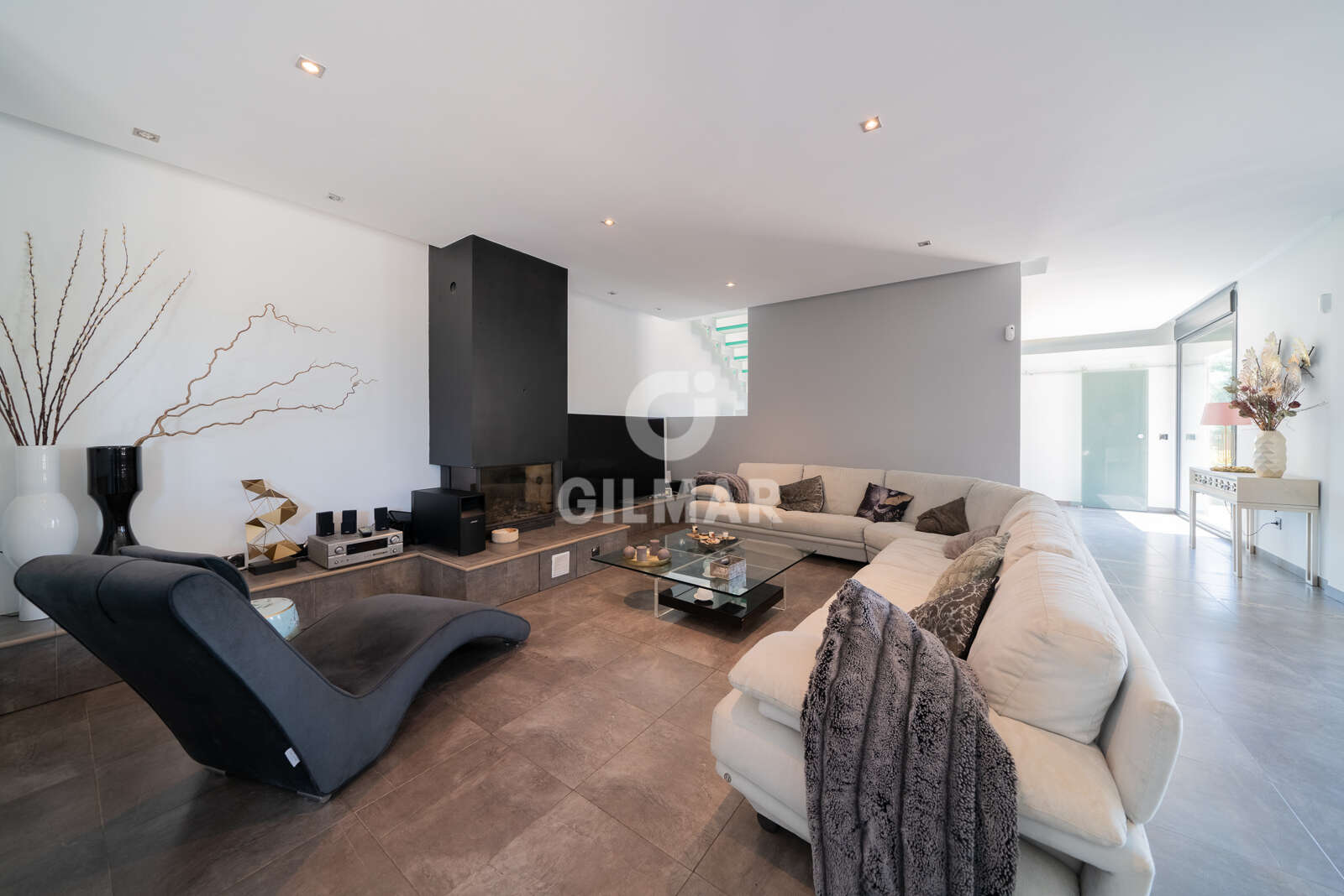 Property slider Gilmar