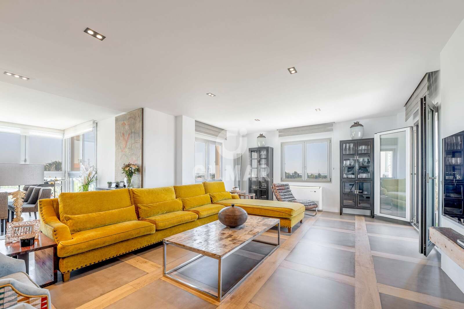 Property slider Gilmar