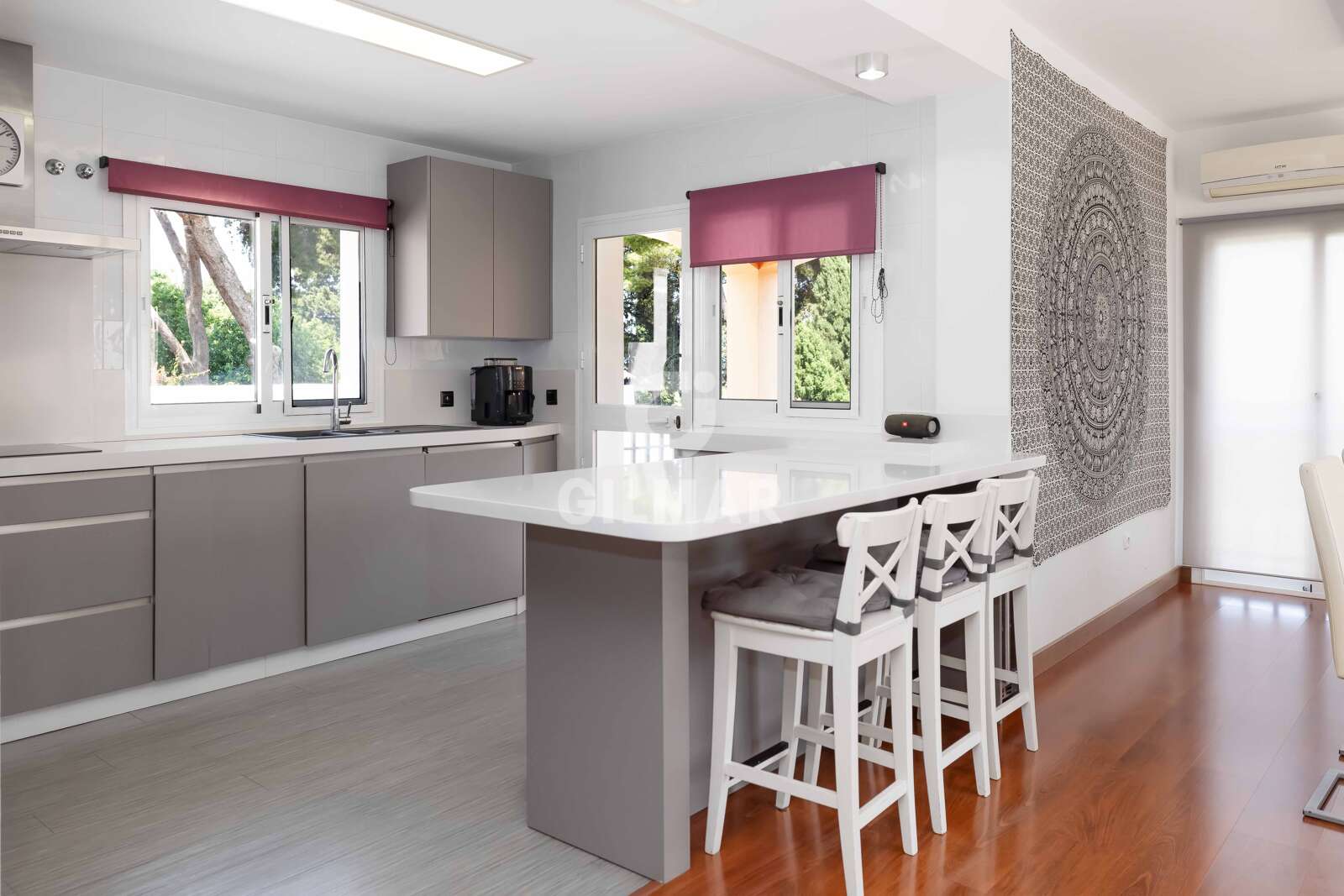 Property slider Gilmar