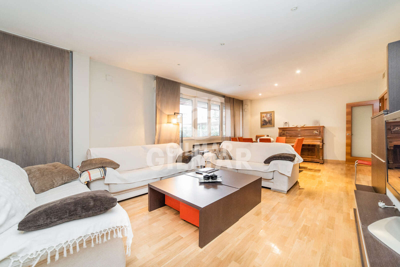Property slider Gilmar