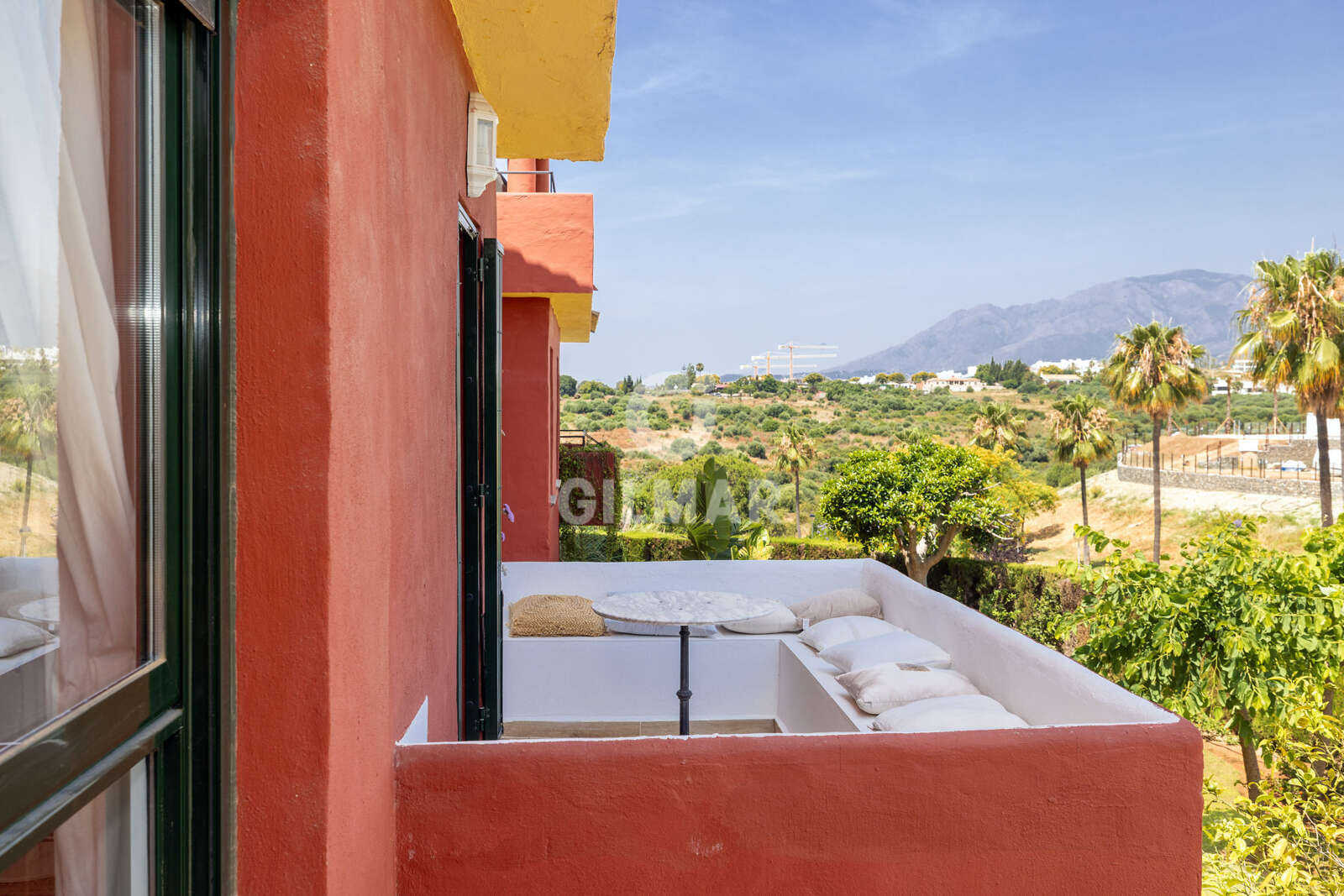 Property slider Gilmar