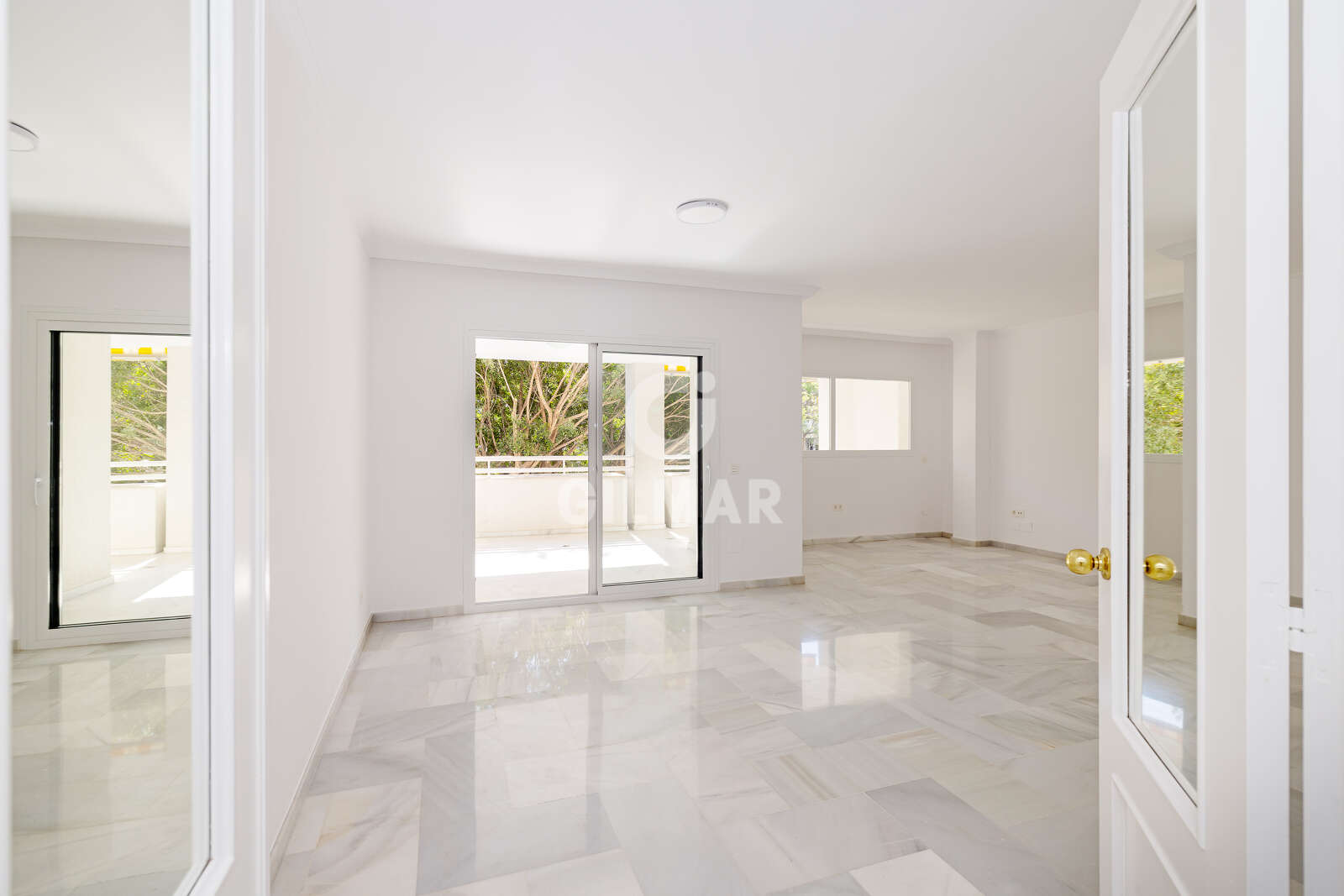 Property slider Gilmar