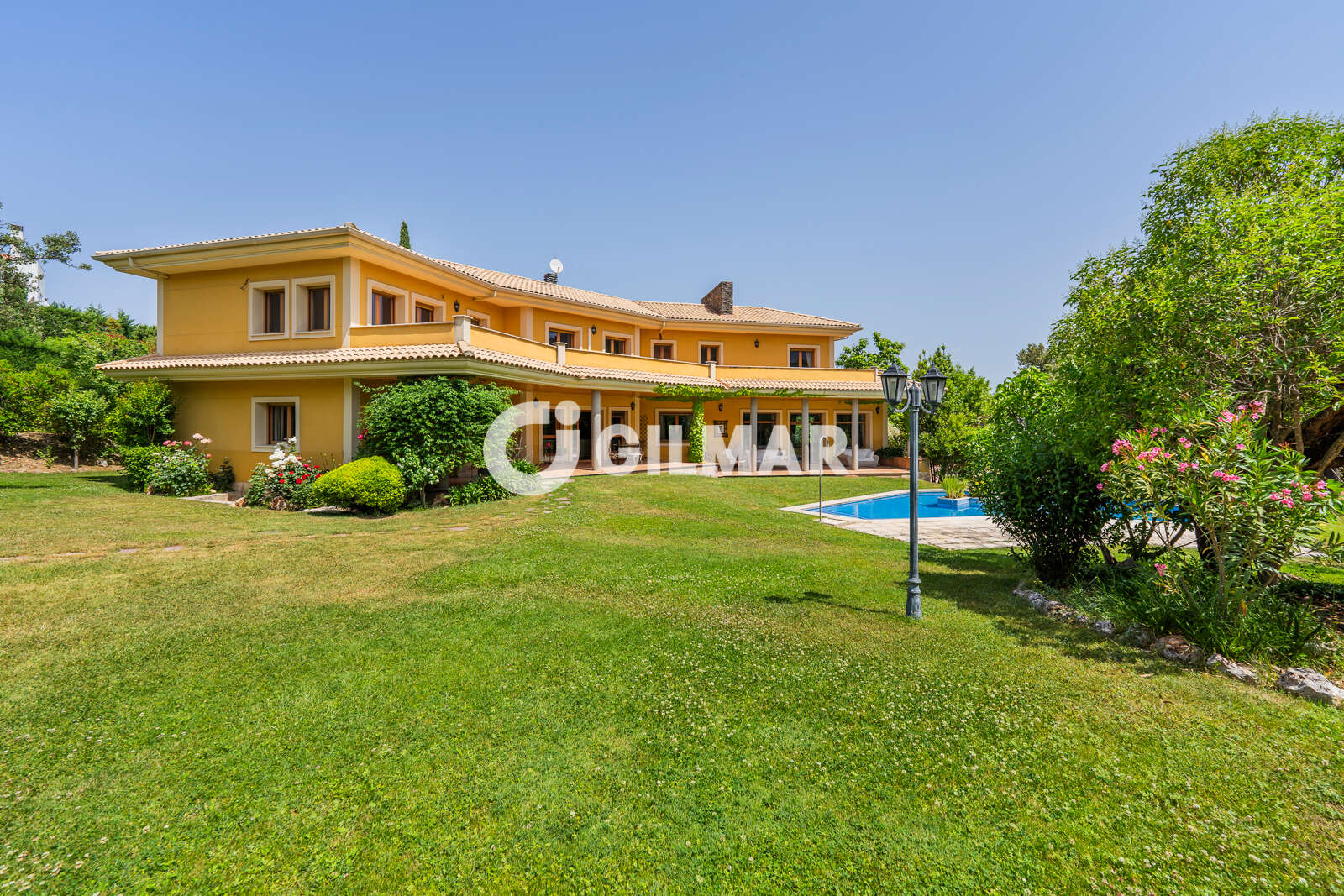 Property slider Gilmar