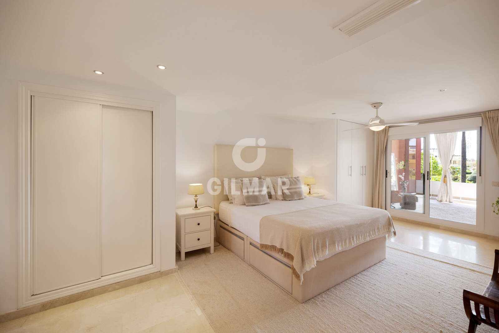 Property slider Gilmar