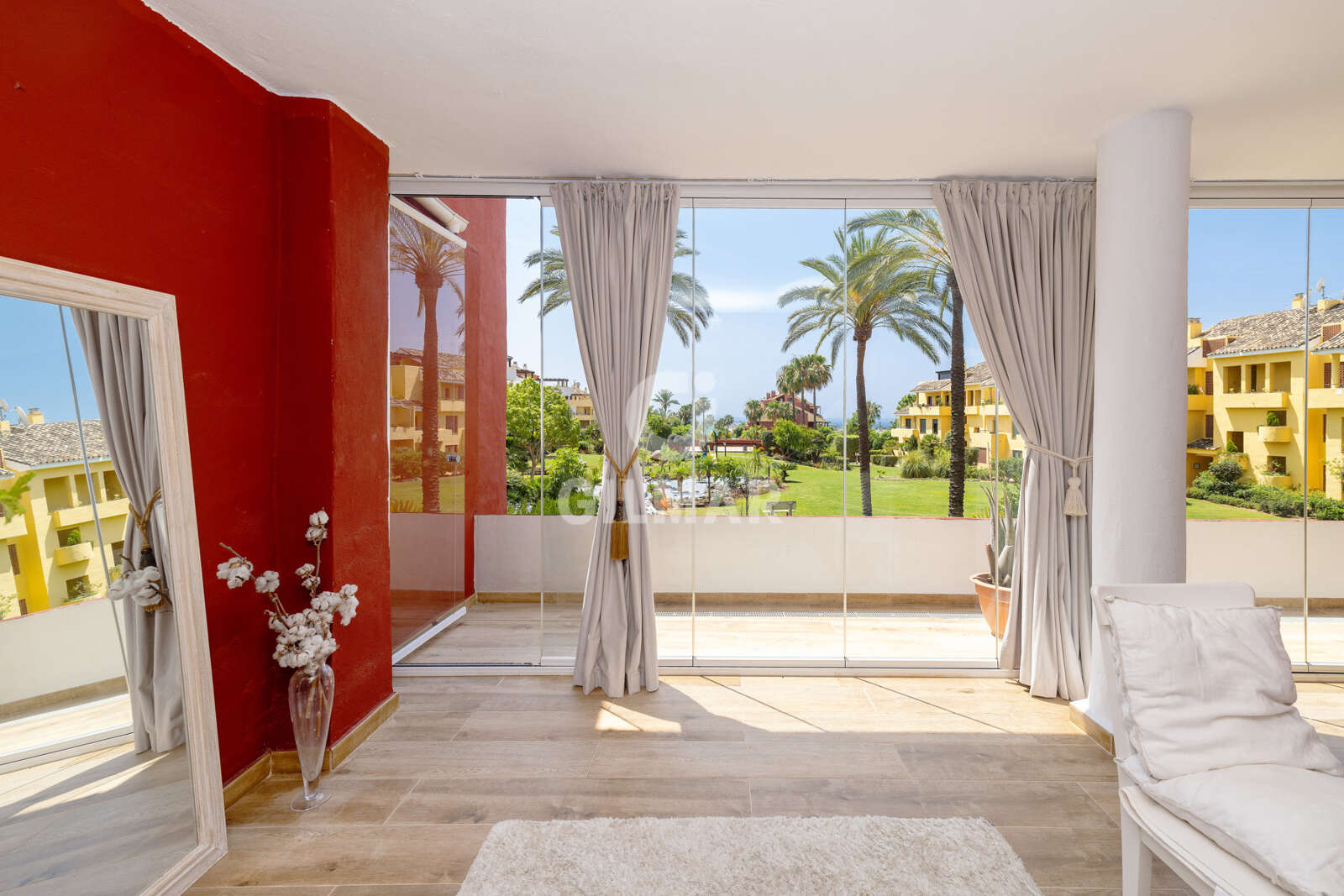 Property slider Gilmar