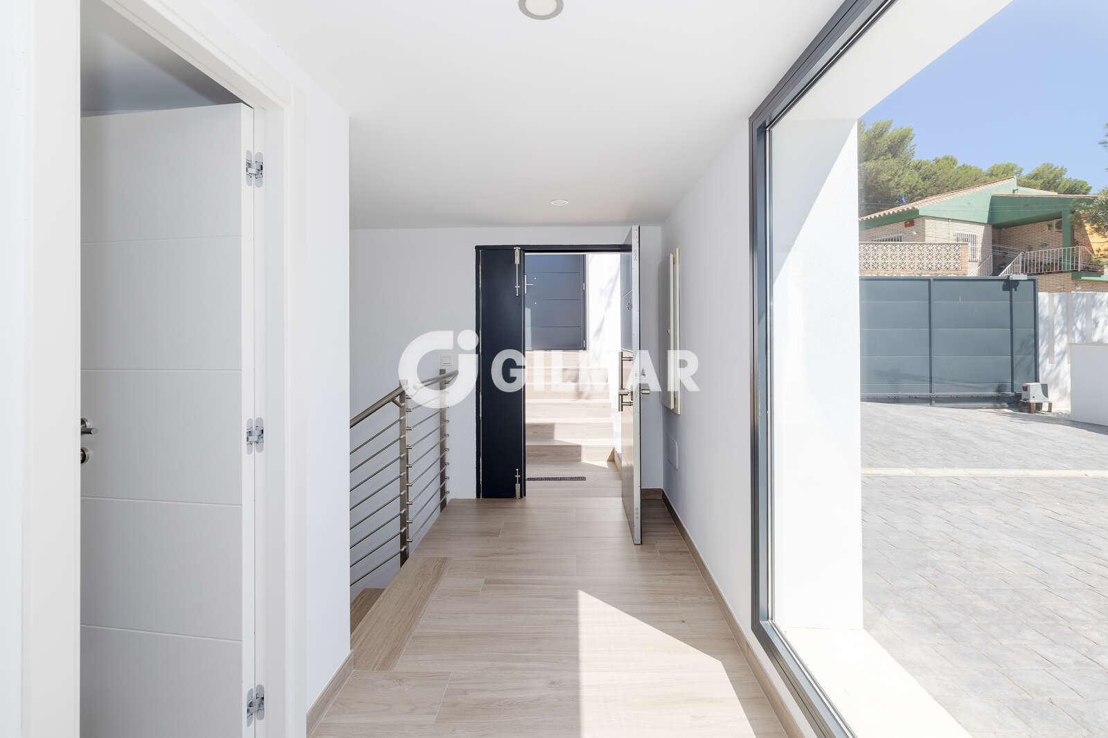 Property slider Gilmar