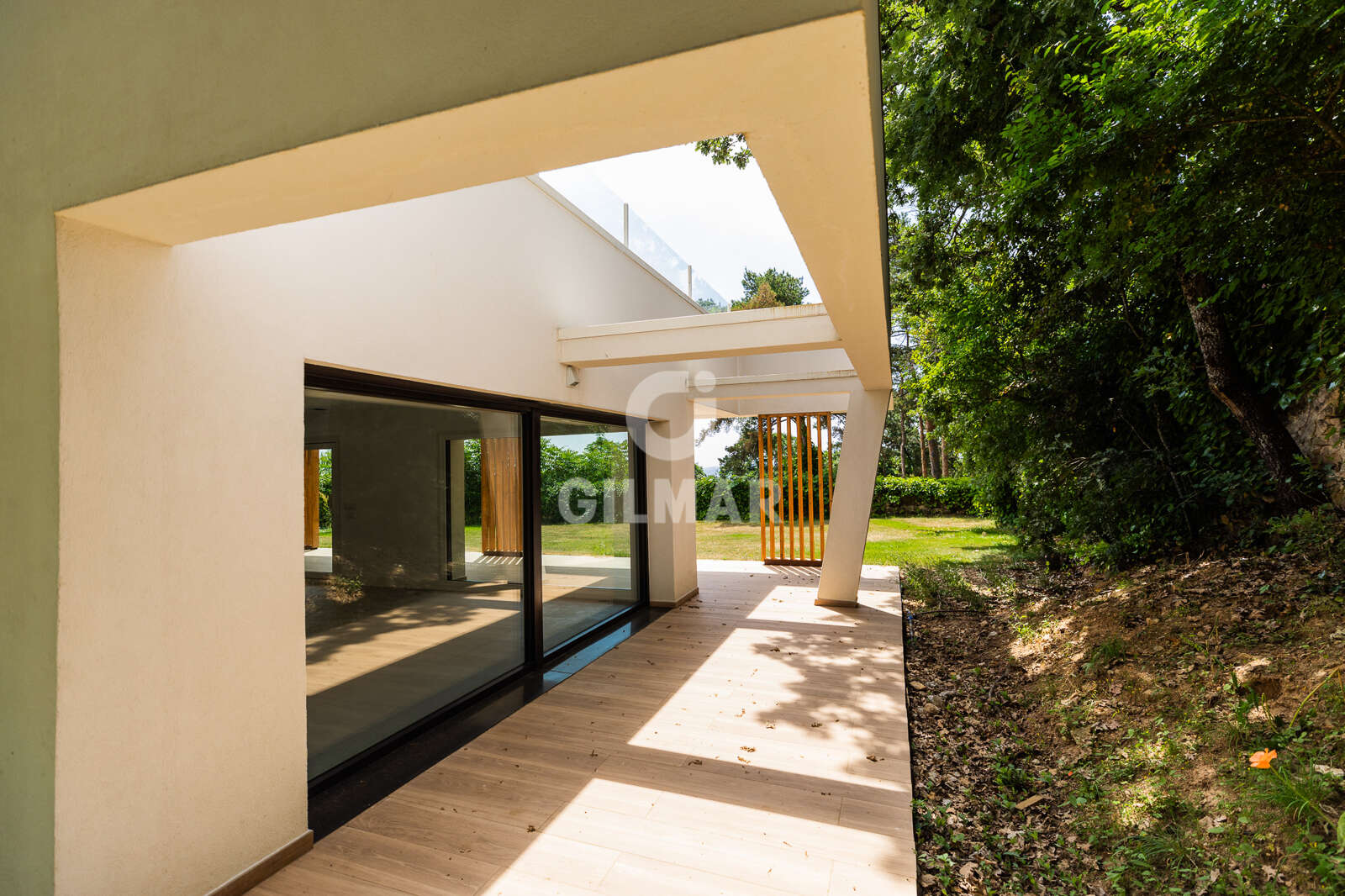Property slider Gilmar