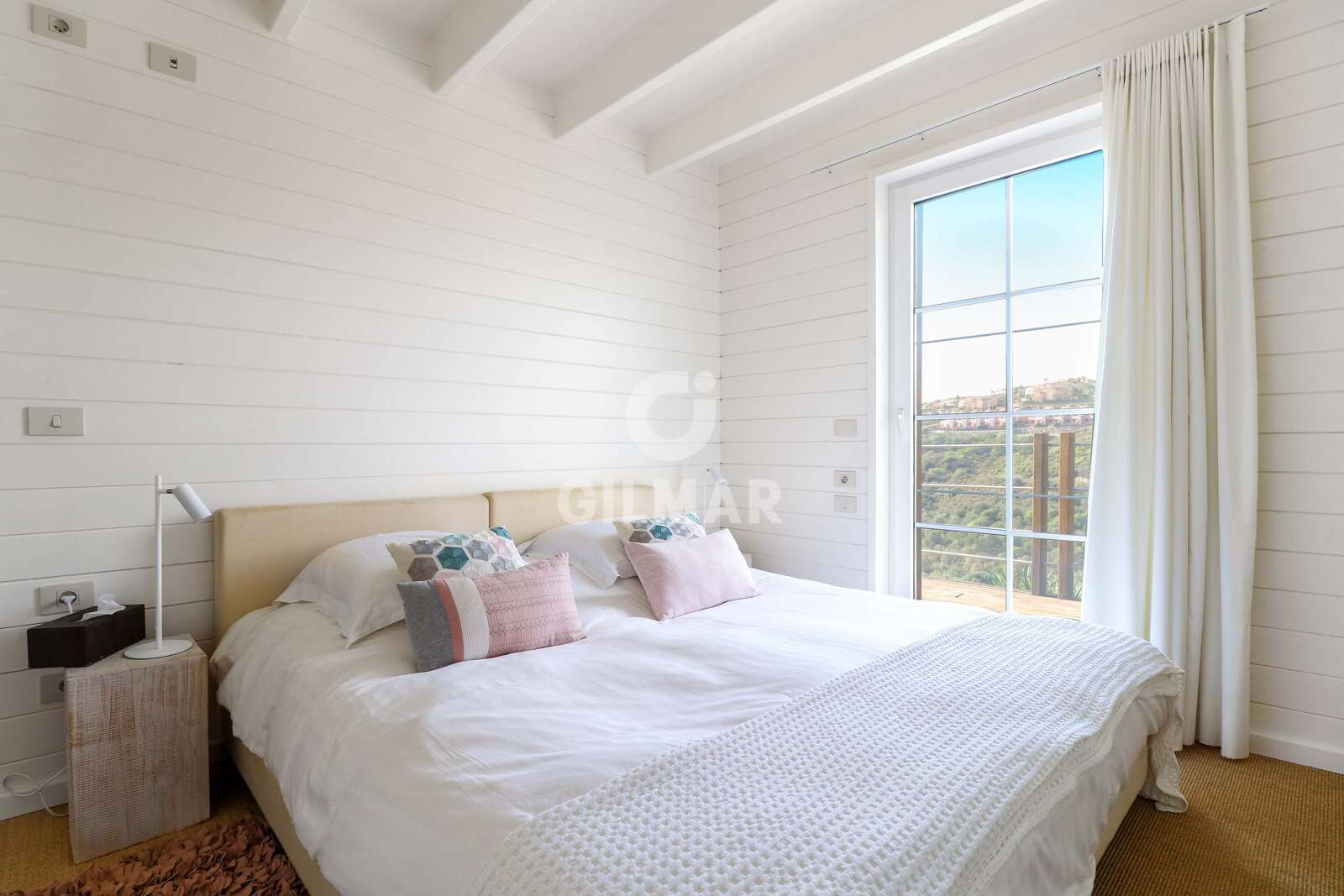 Property slider Gilmar