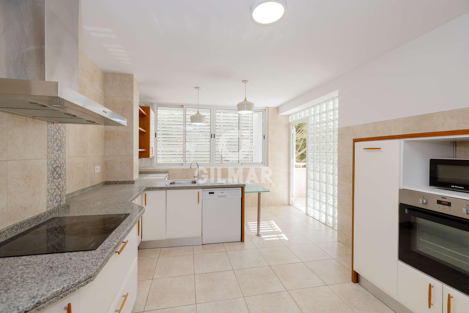 Property slider Gilmar