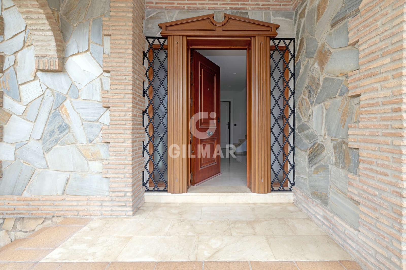 Property slider Gilmar