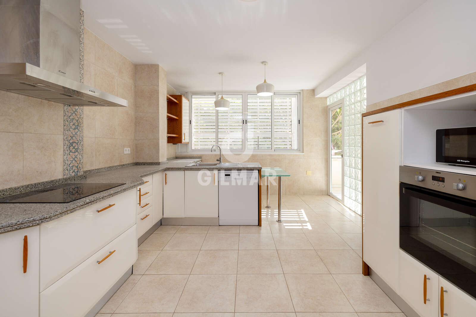 Property slider Gilmar