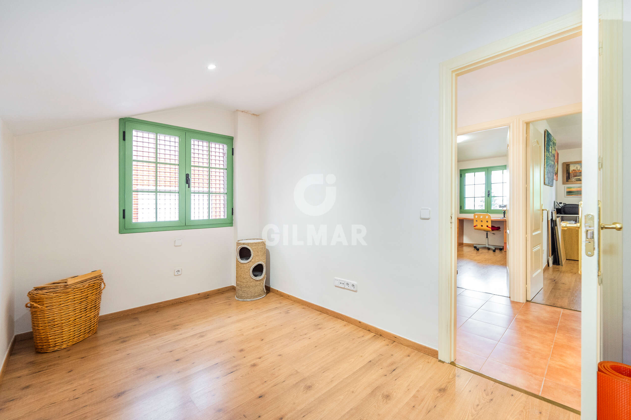 Photo of Semi-detached house