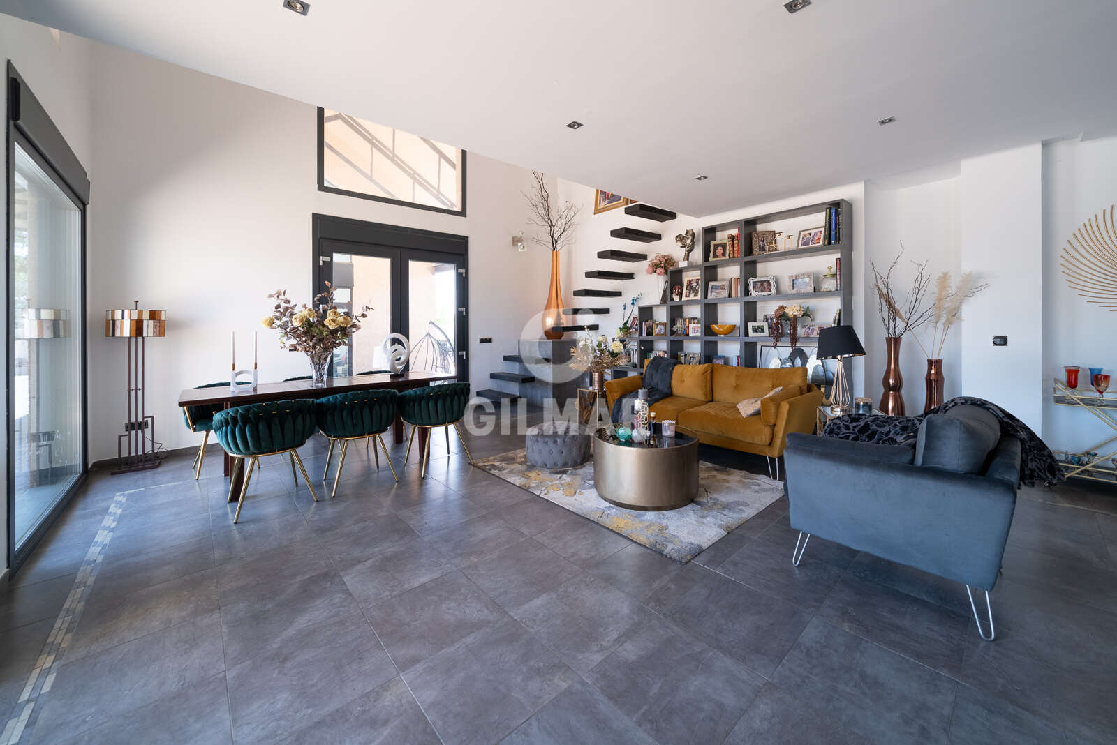 Property slider Gilmar