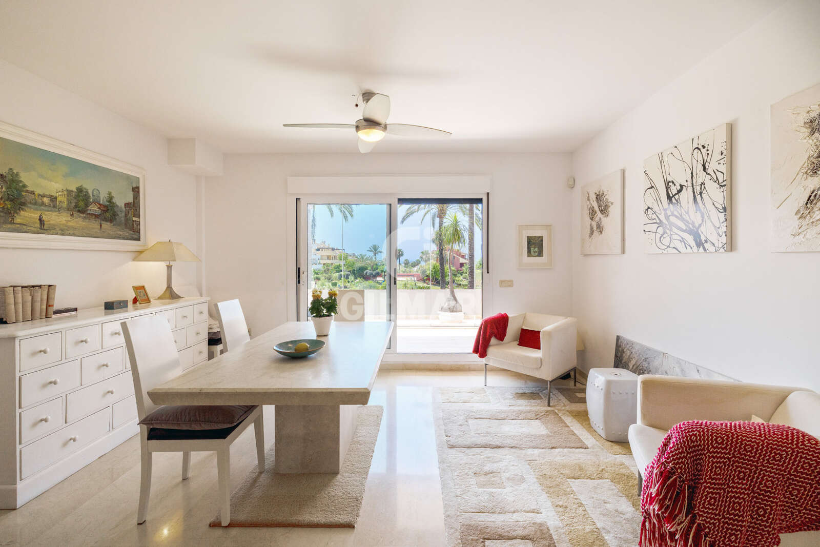 Property slider Gilmar
