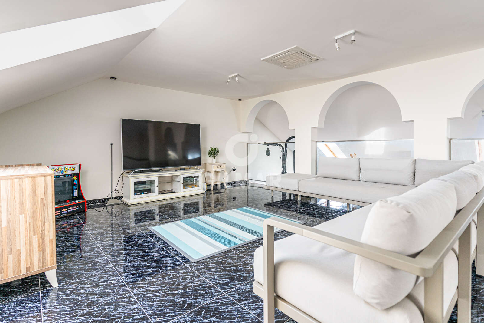Property slider Gilmar