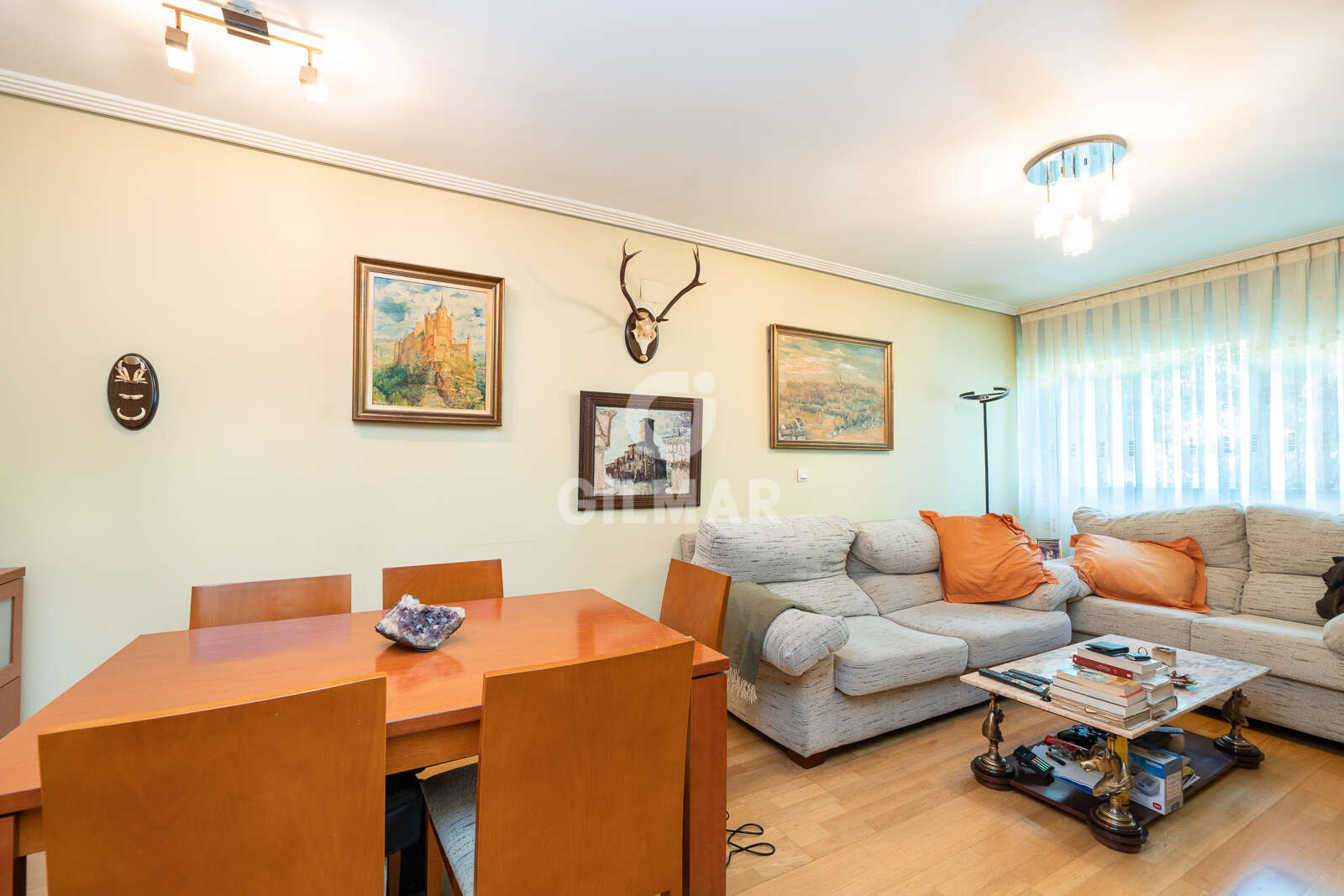 Property slider Gilmar