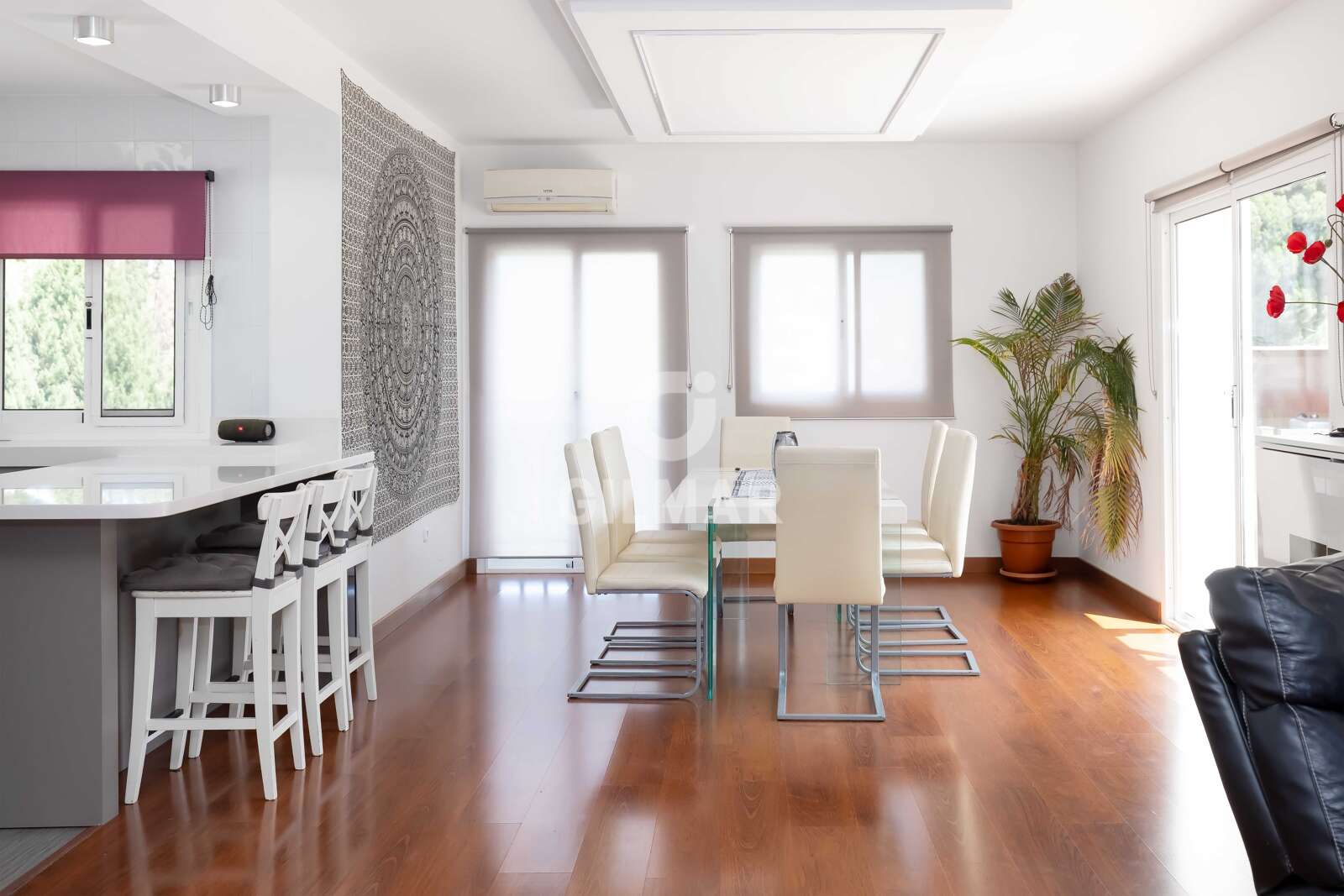 Property slider Gilmar