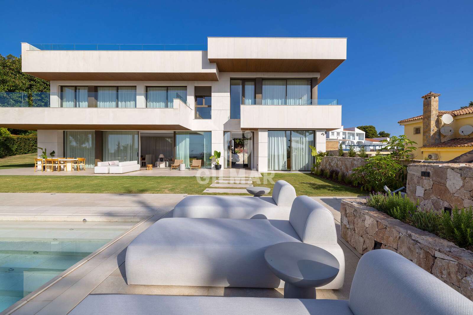 Property slider Gilmar