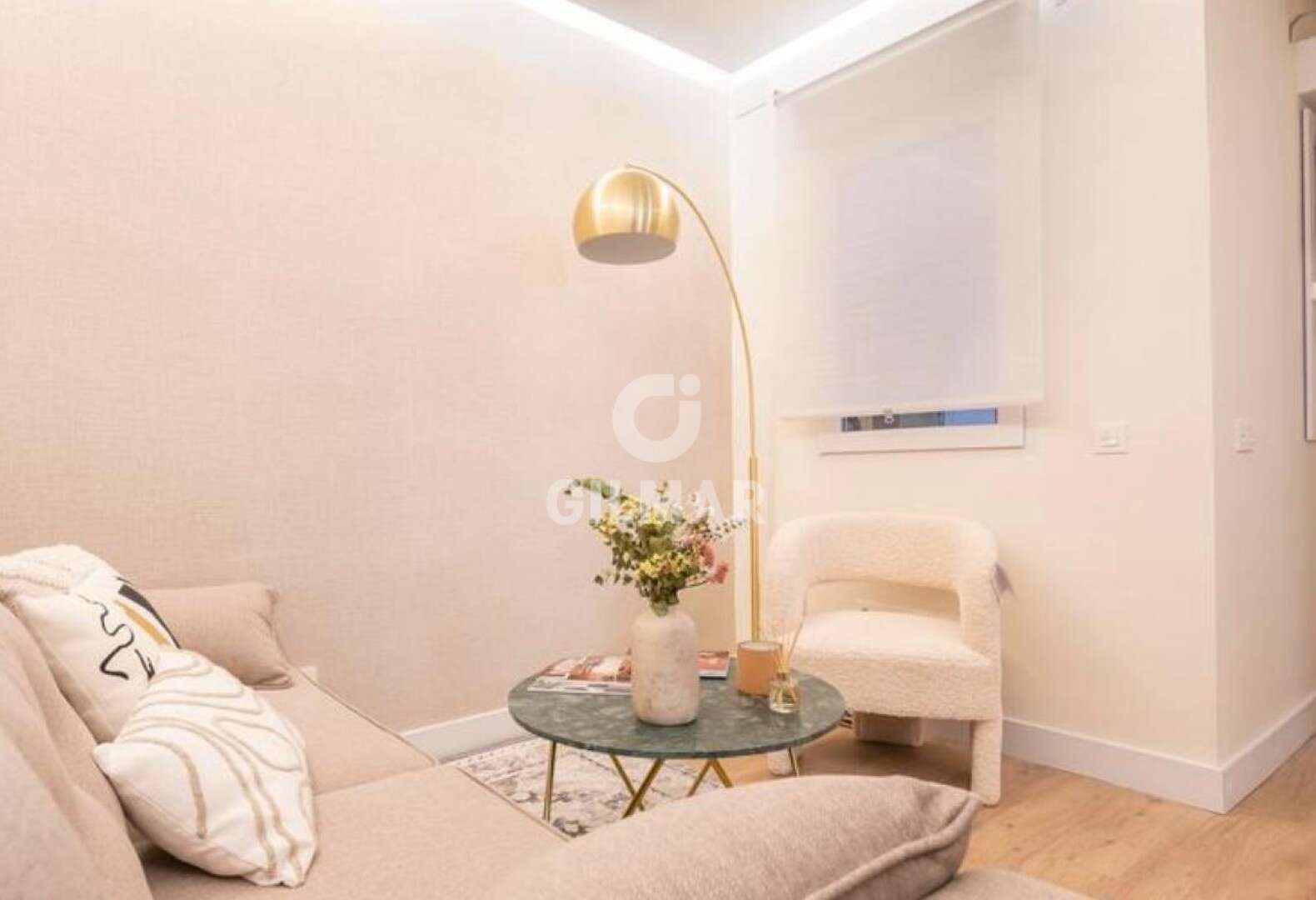 Property slider Gilmar