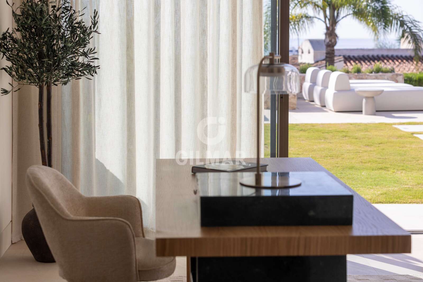Property slider Gilmar