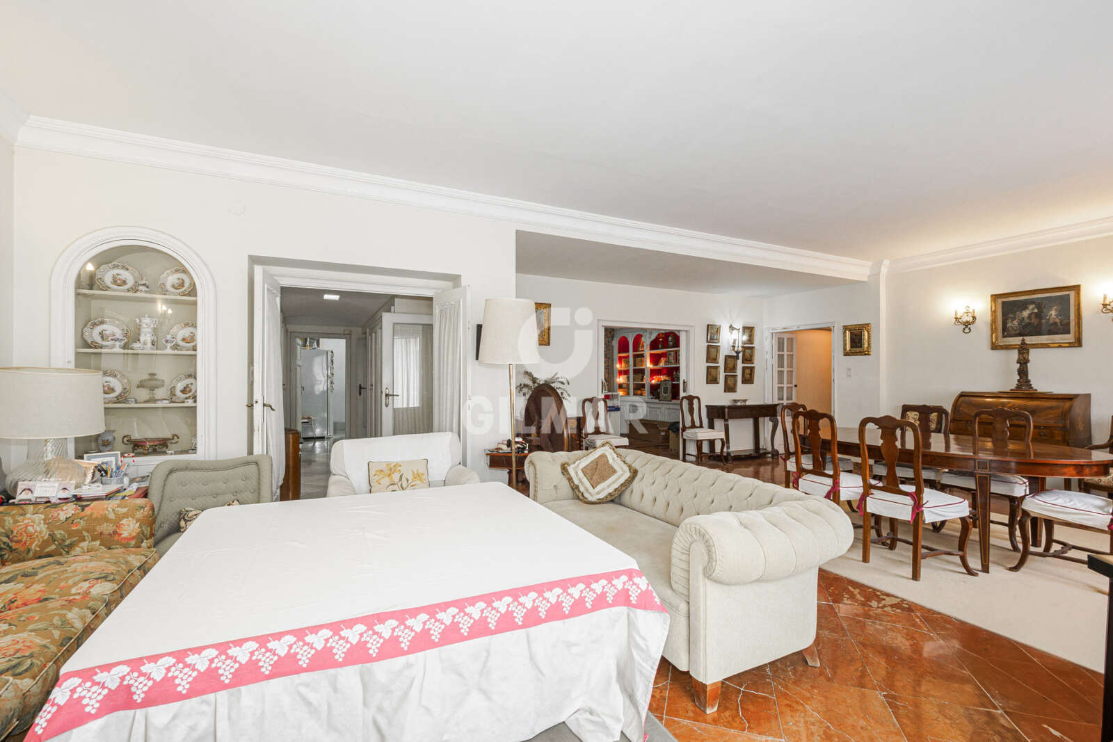 Property slider Gilmar