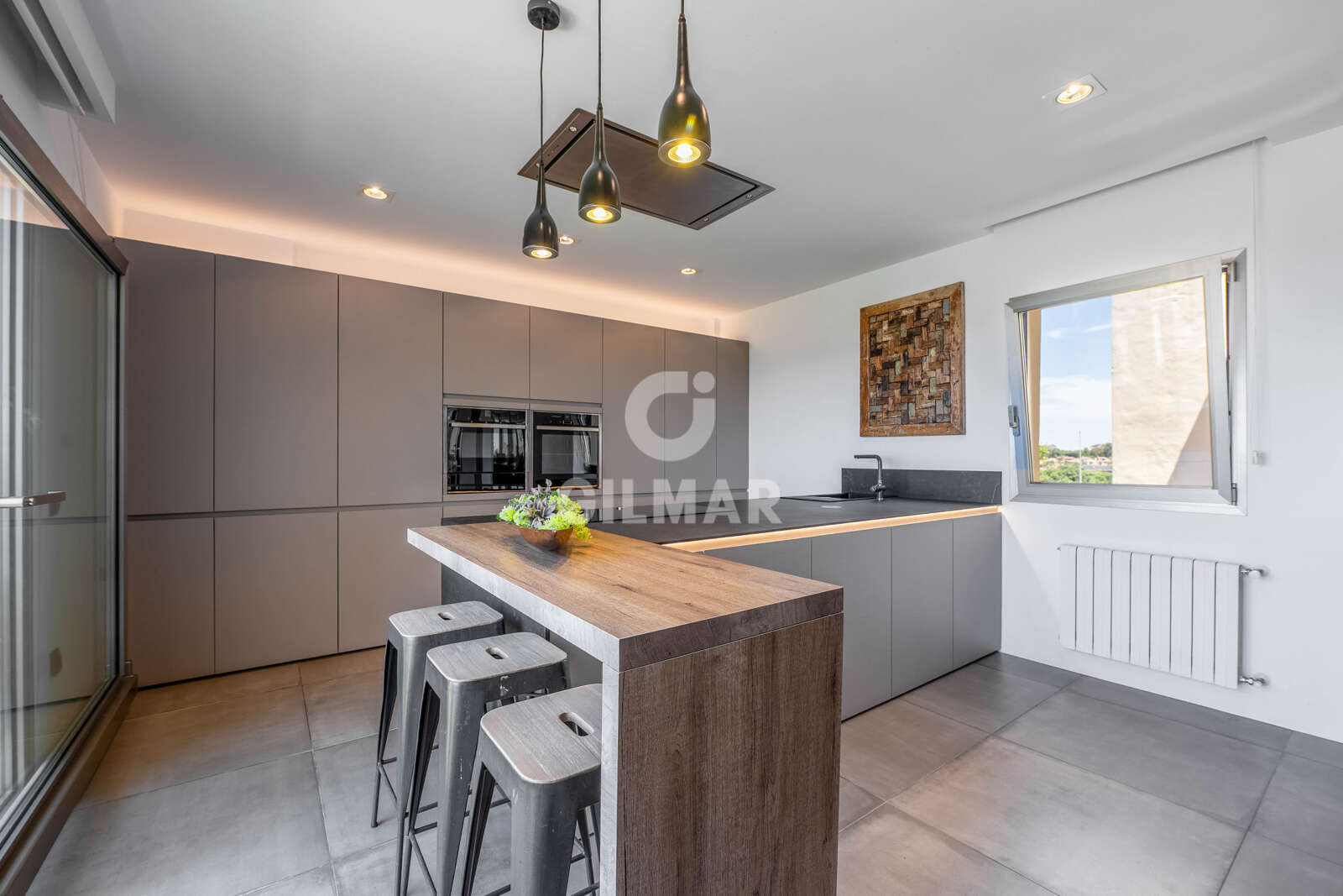 Property slider Gilmar