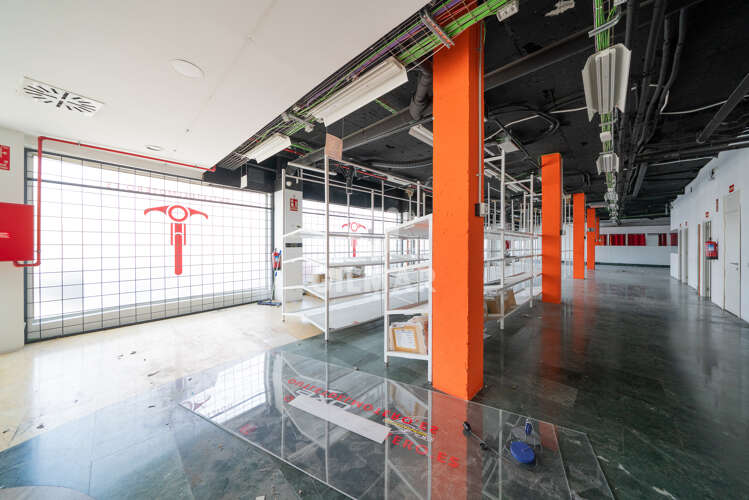 Commercial premise for sale in Julian Camarillo – San Blas – Madrid