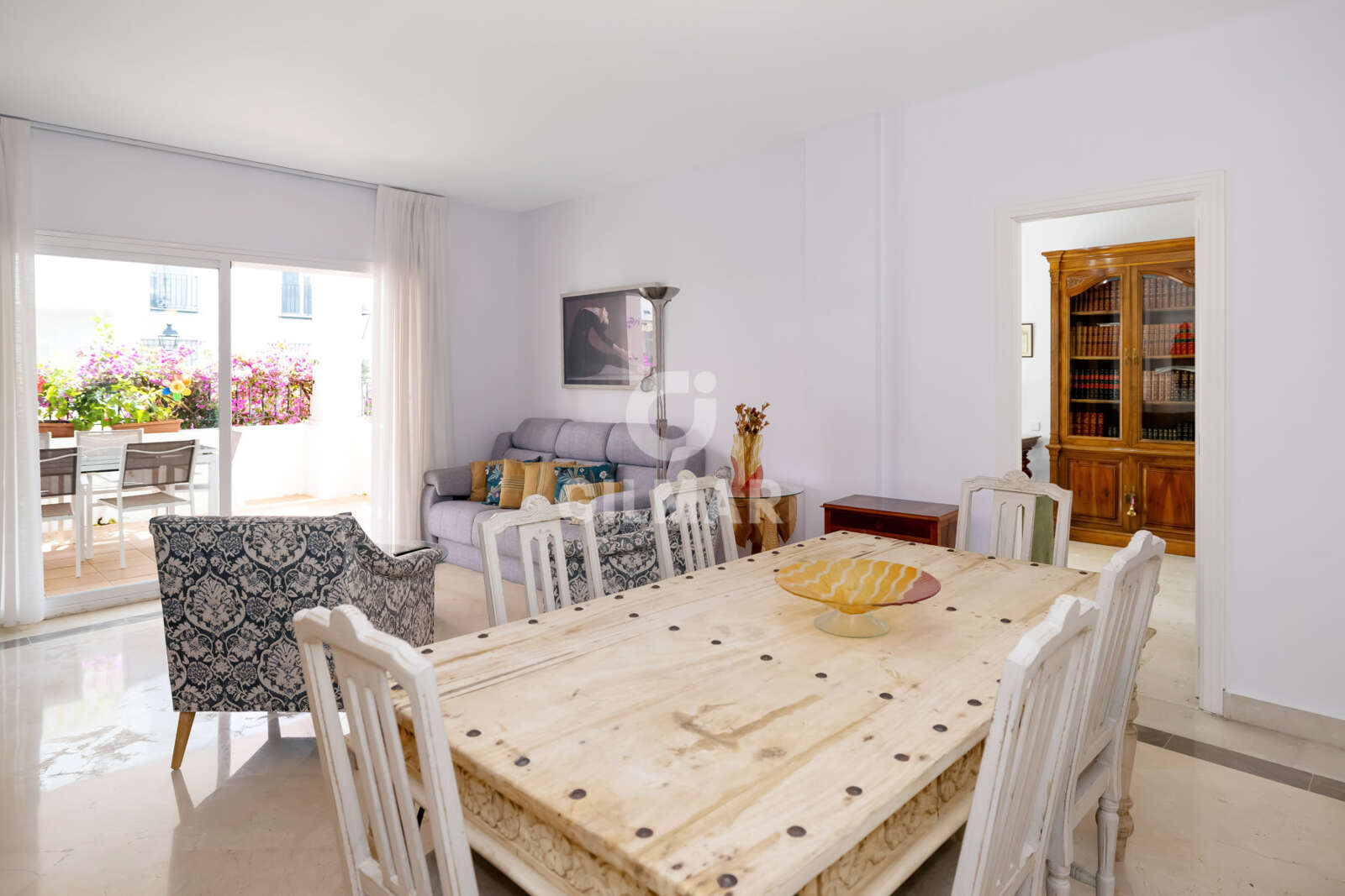 Property slider Gilmar