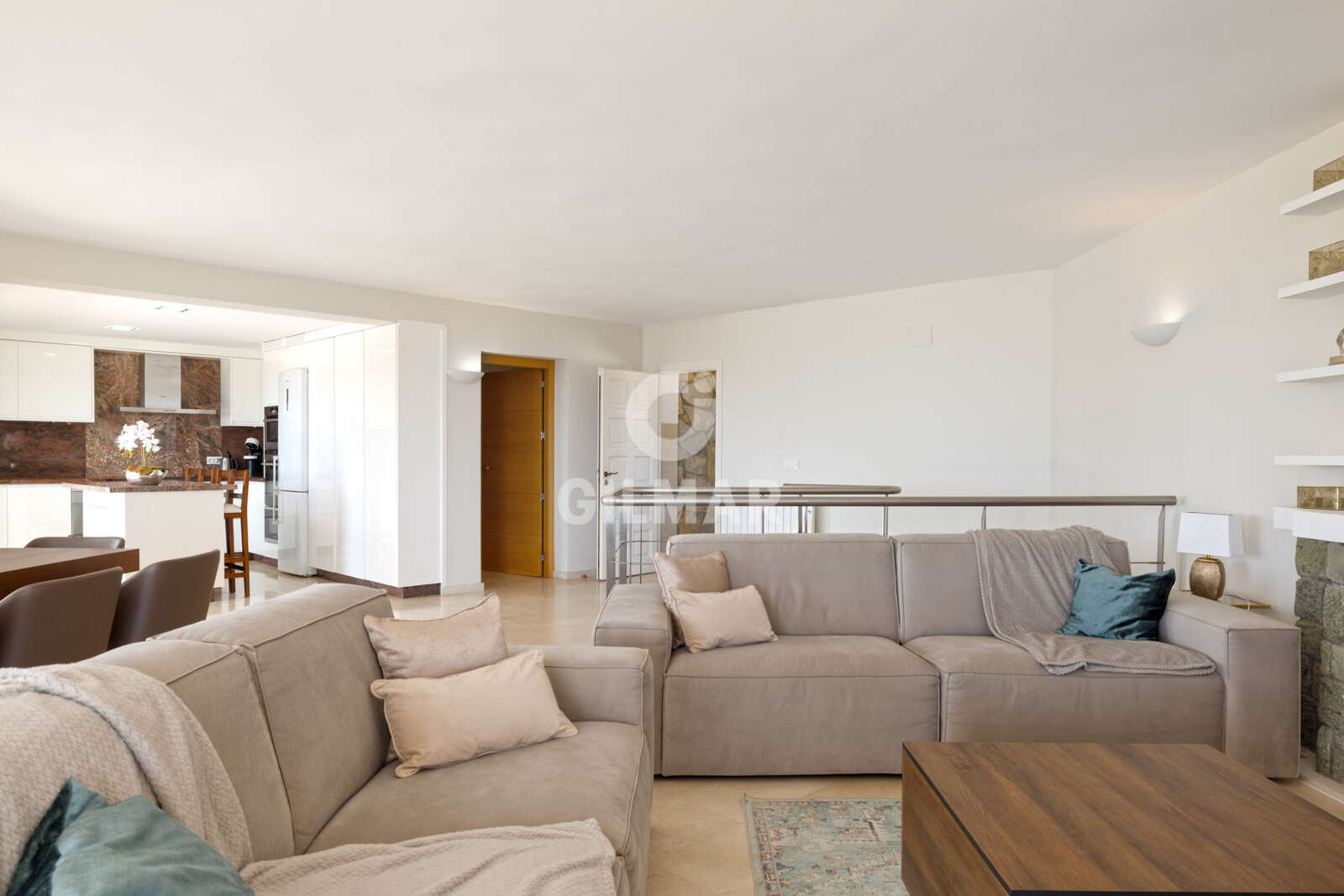 Property slider Gilmar