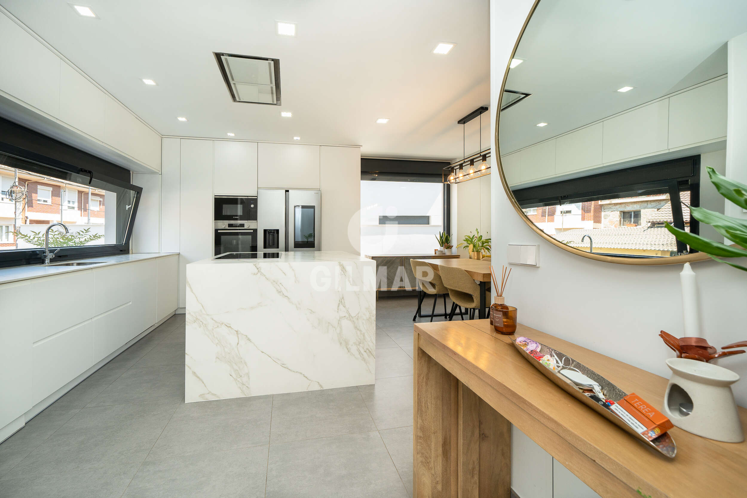 Photo of Semi-detached house