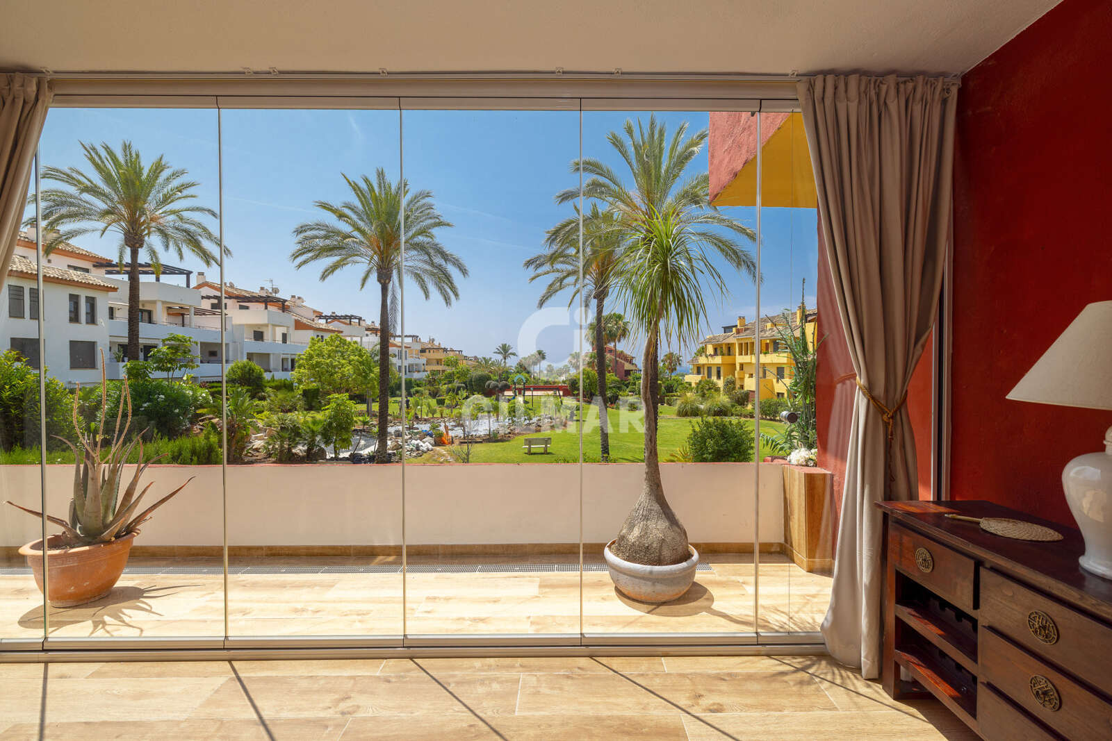 Property slider Gilmar
