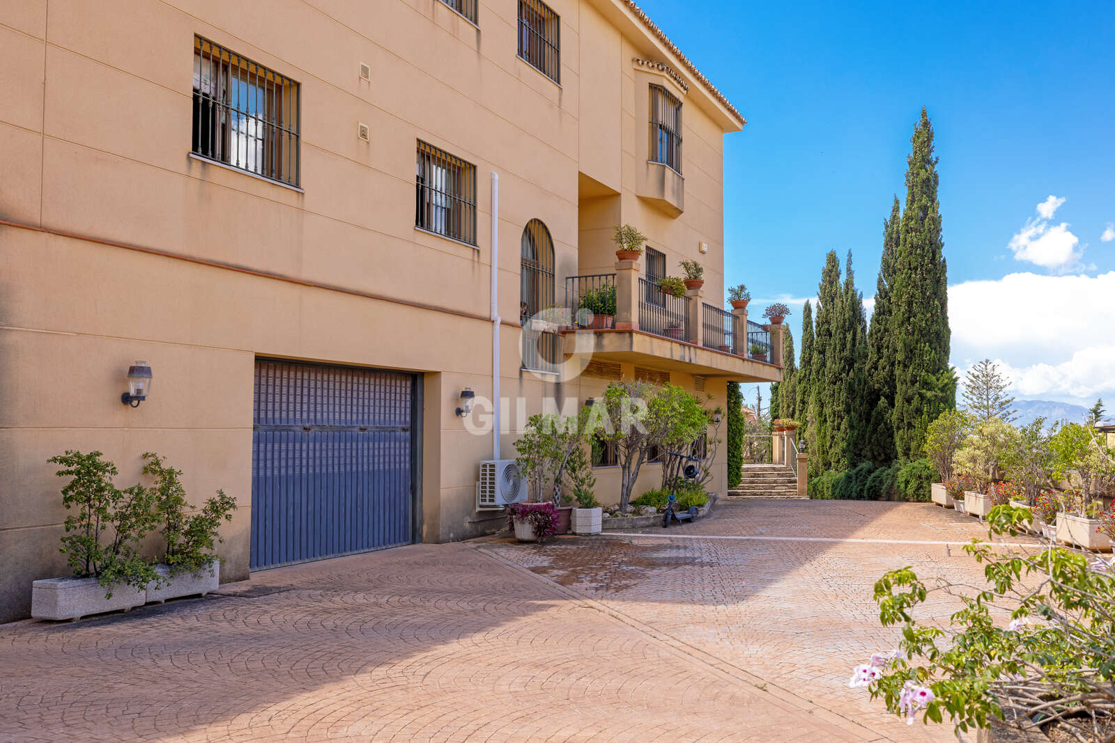 Property slider Gilmar