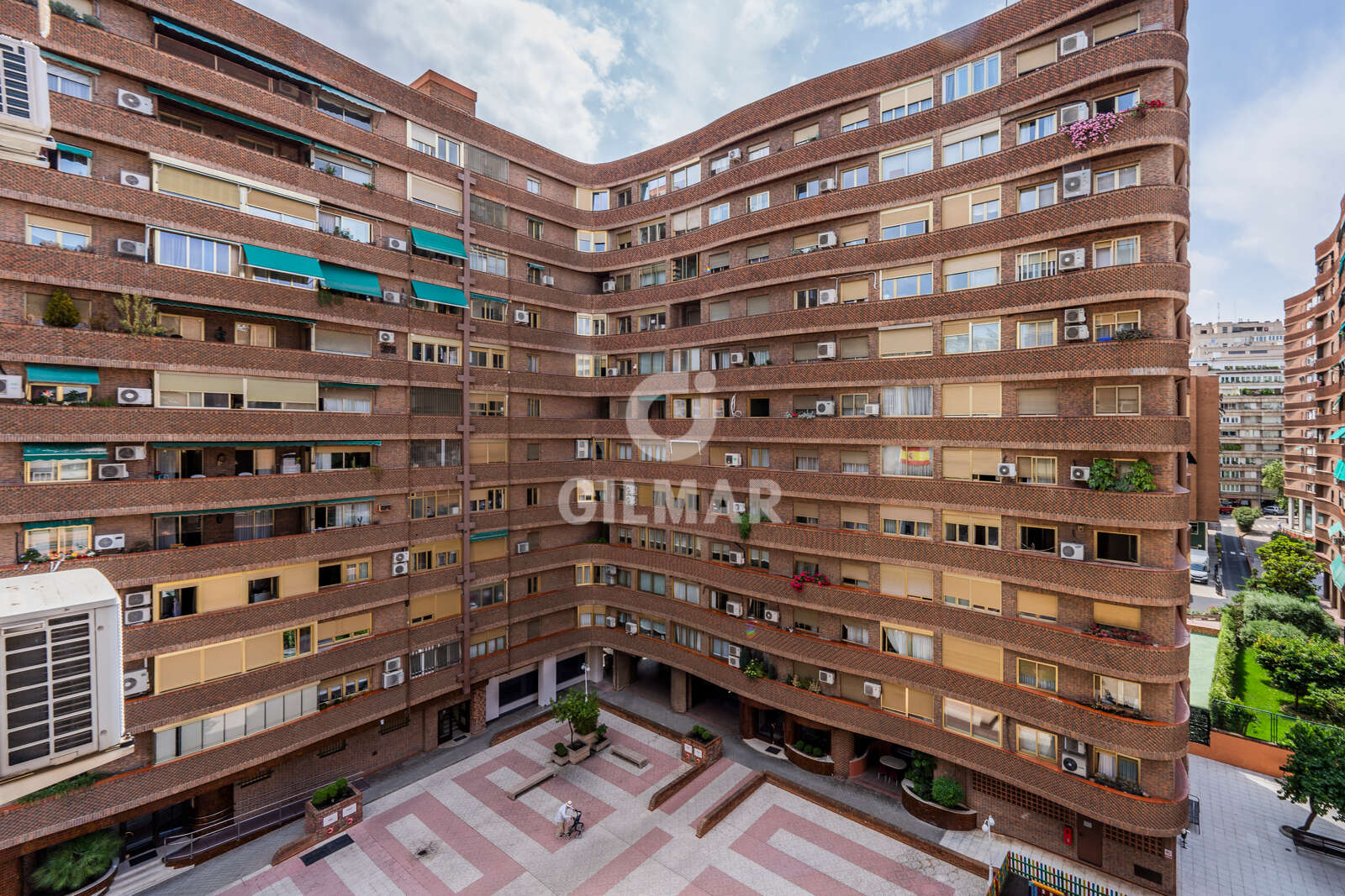 Property slider Gilmar