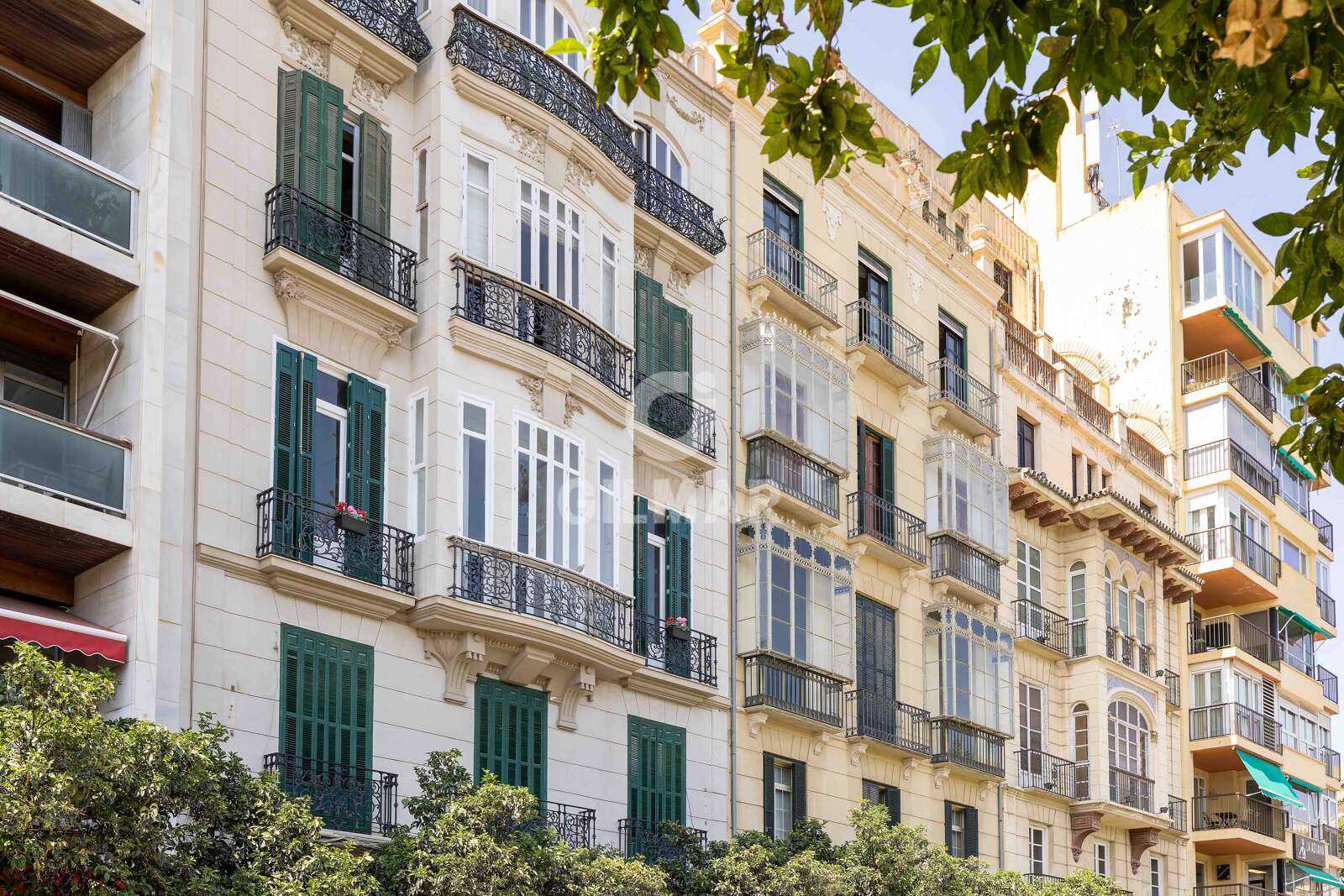 Property slider Gilmar