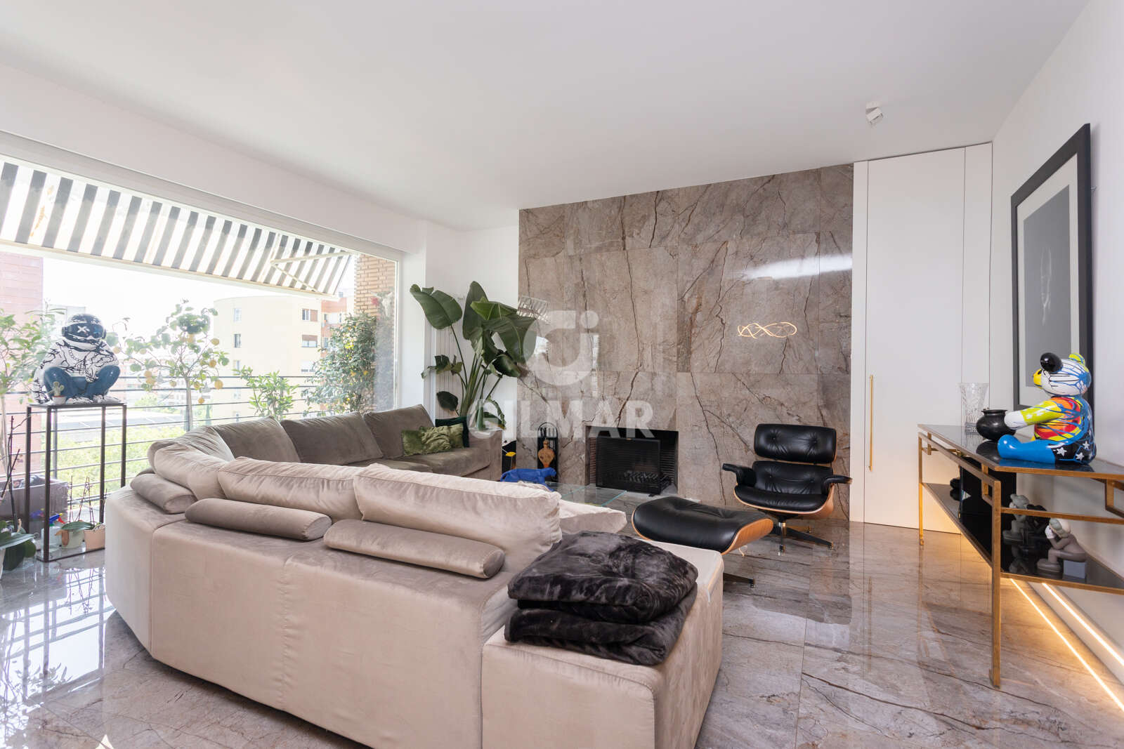 Property slider Gilmar