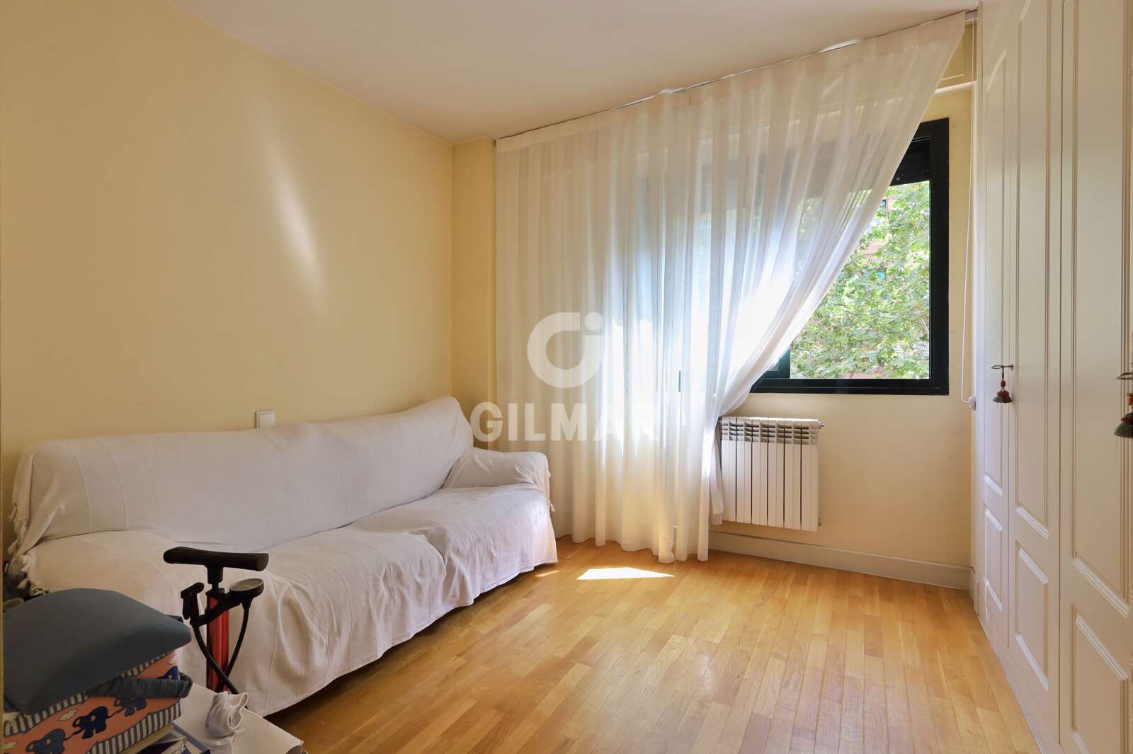 Property slider Gilmar