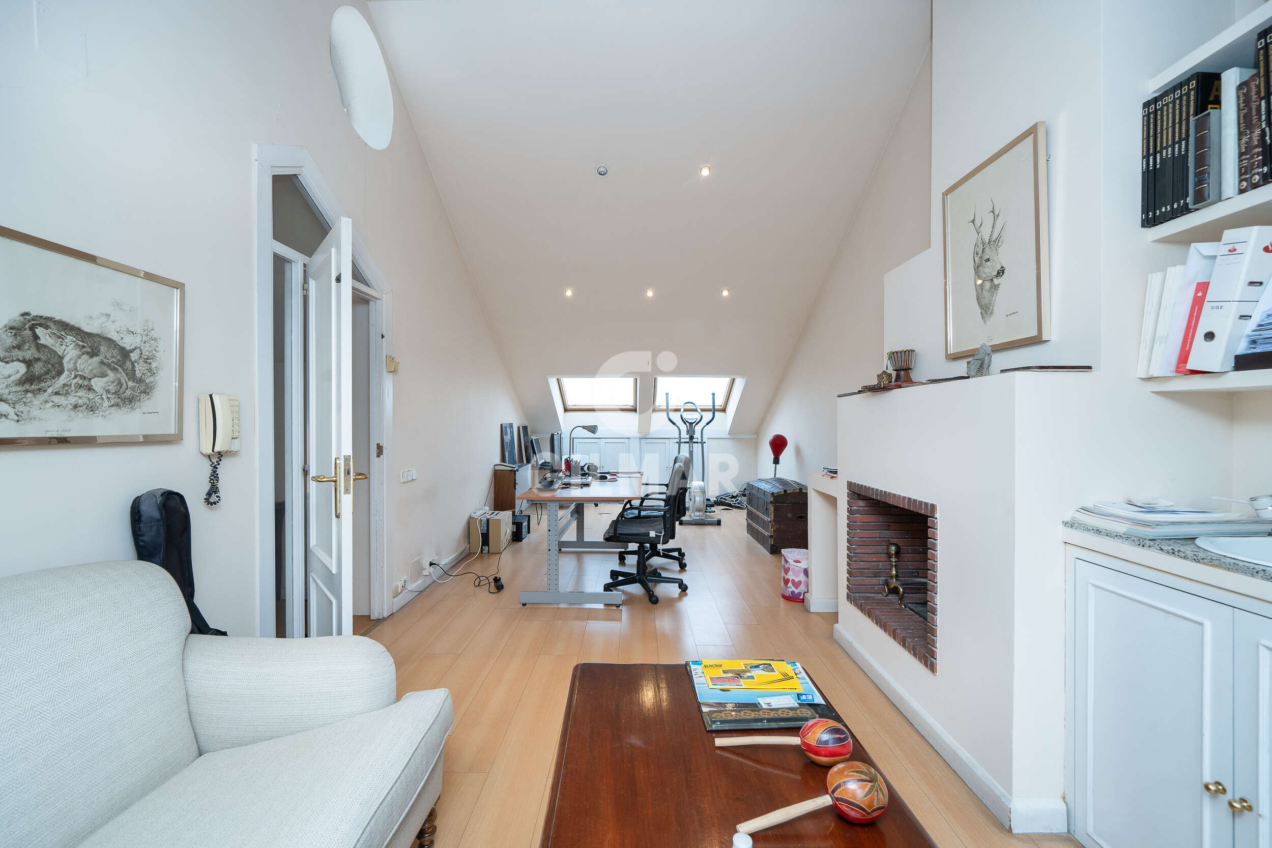 Photo of Semi-detached house