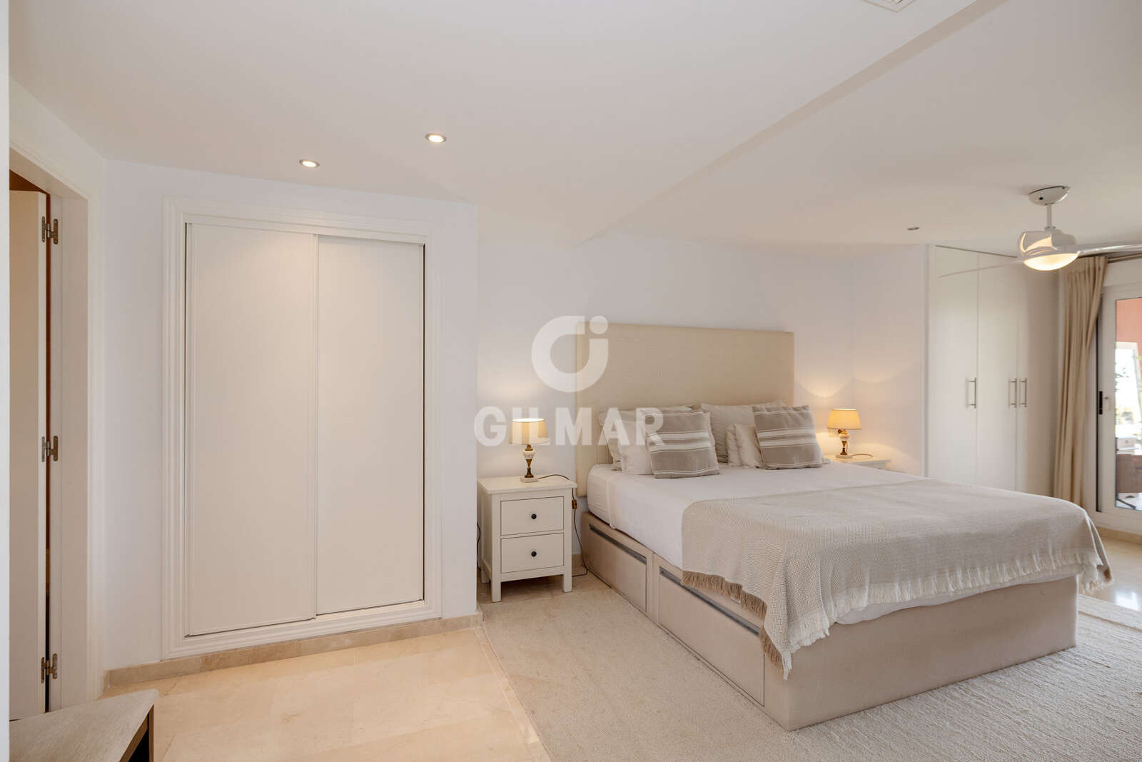 Property slider Gilmar