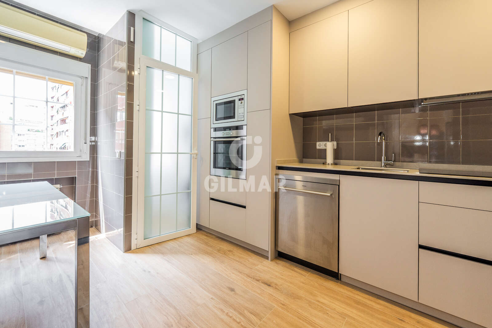 Property slider Gilmar