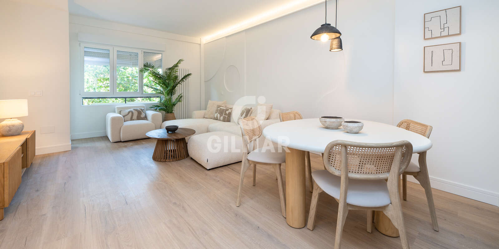 Property slider Gilmar